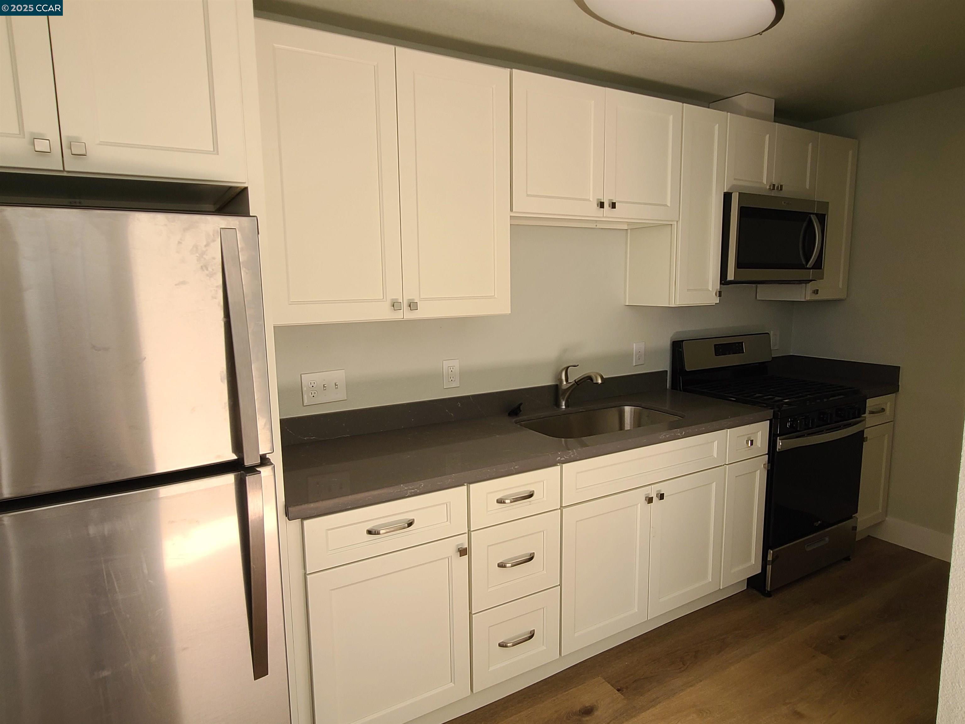 Detail Gallery Image 2 of 5 For 2235 Church Lane #G,  San Pablo,  CA 94806 - 1 Beds | 1 Baths