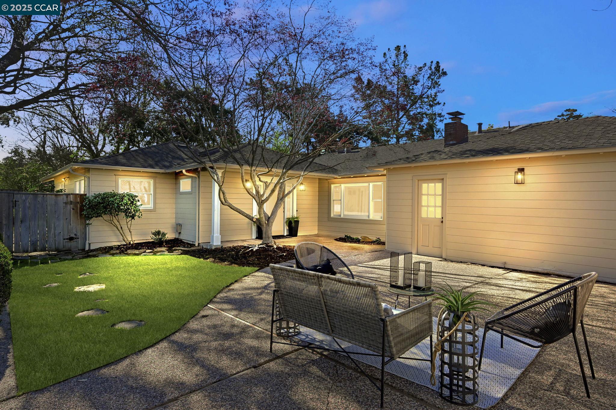 Detail Gallery Image 1 of 1 For 474 Florence Dr, Lafayette,  CA 94549 - 5 Beds | 2 Baths