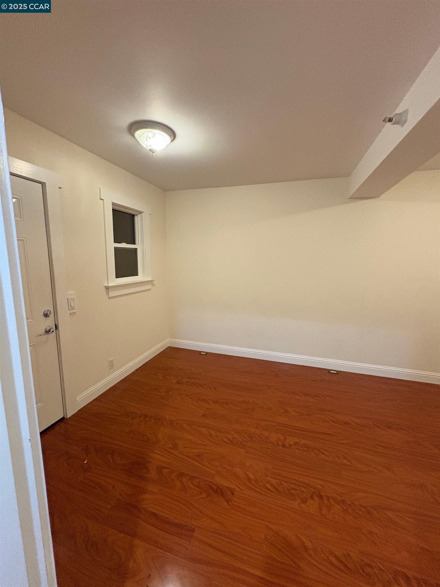 Detail Gallery Image 6 of 19 For 2371 Northshore Dr, Richmond,  CA 94804 - 2 Beds | 2/1 Baths