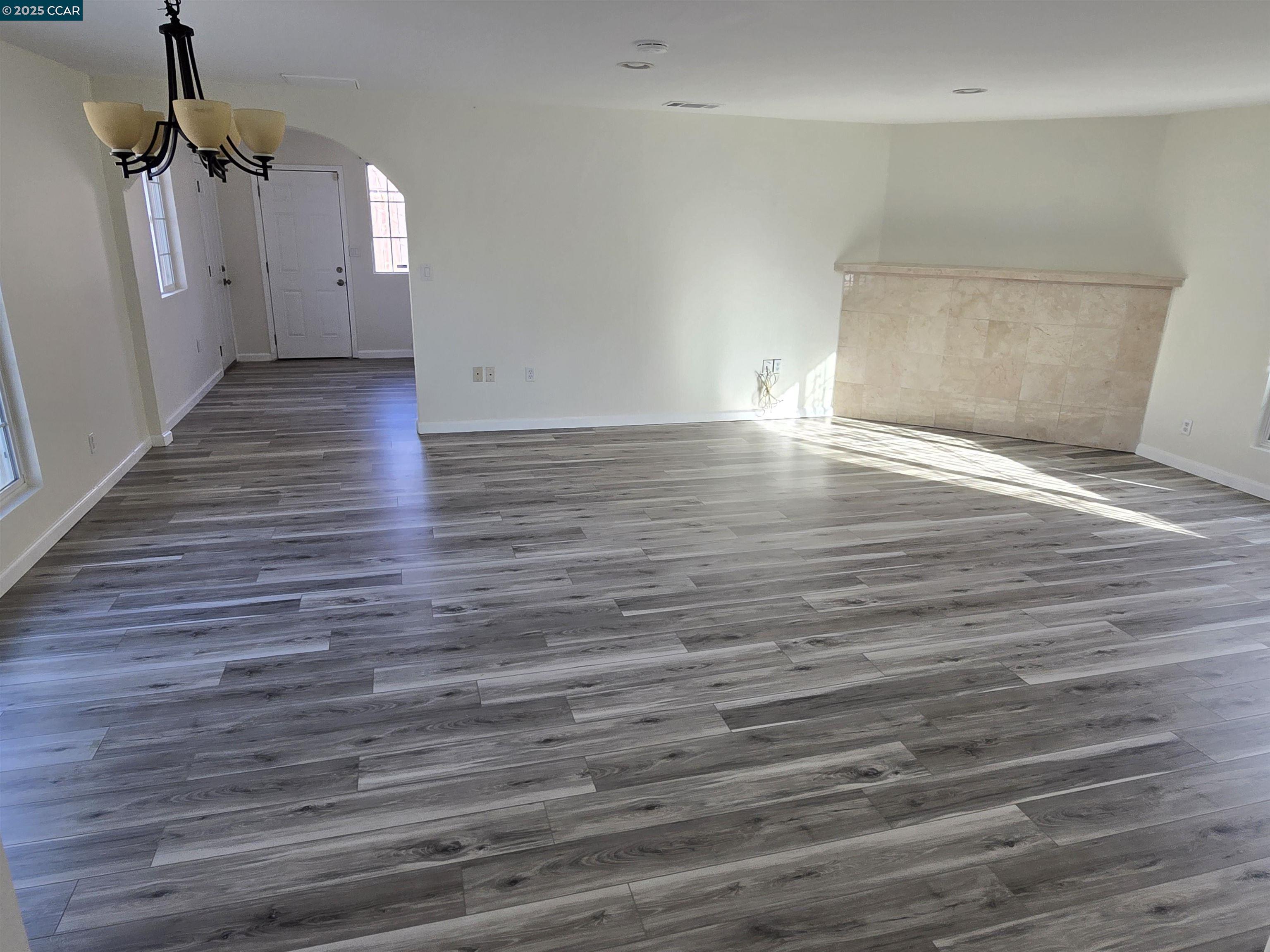 Detail Gallery Image 2 of 13 For 2846 20th St, San Pablo,  CA 94806 - 4 Beds | 2 Baths