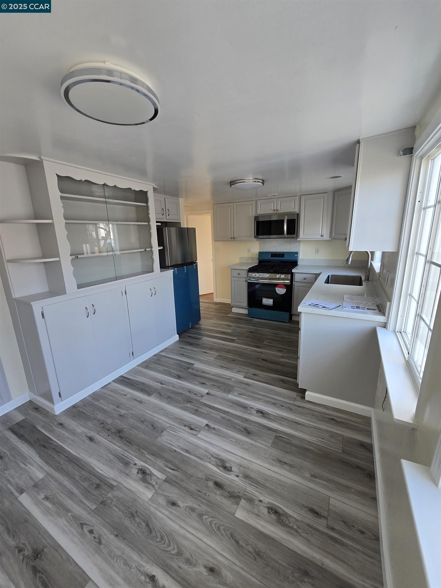 Detail Gallery Image 5 of 13 For 2846 20th St, San Pablo,  CA 94806 - 4 Beds | 2 Baths