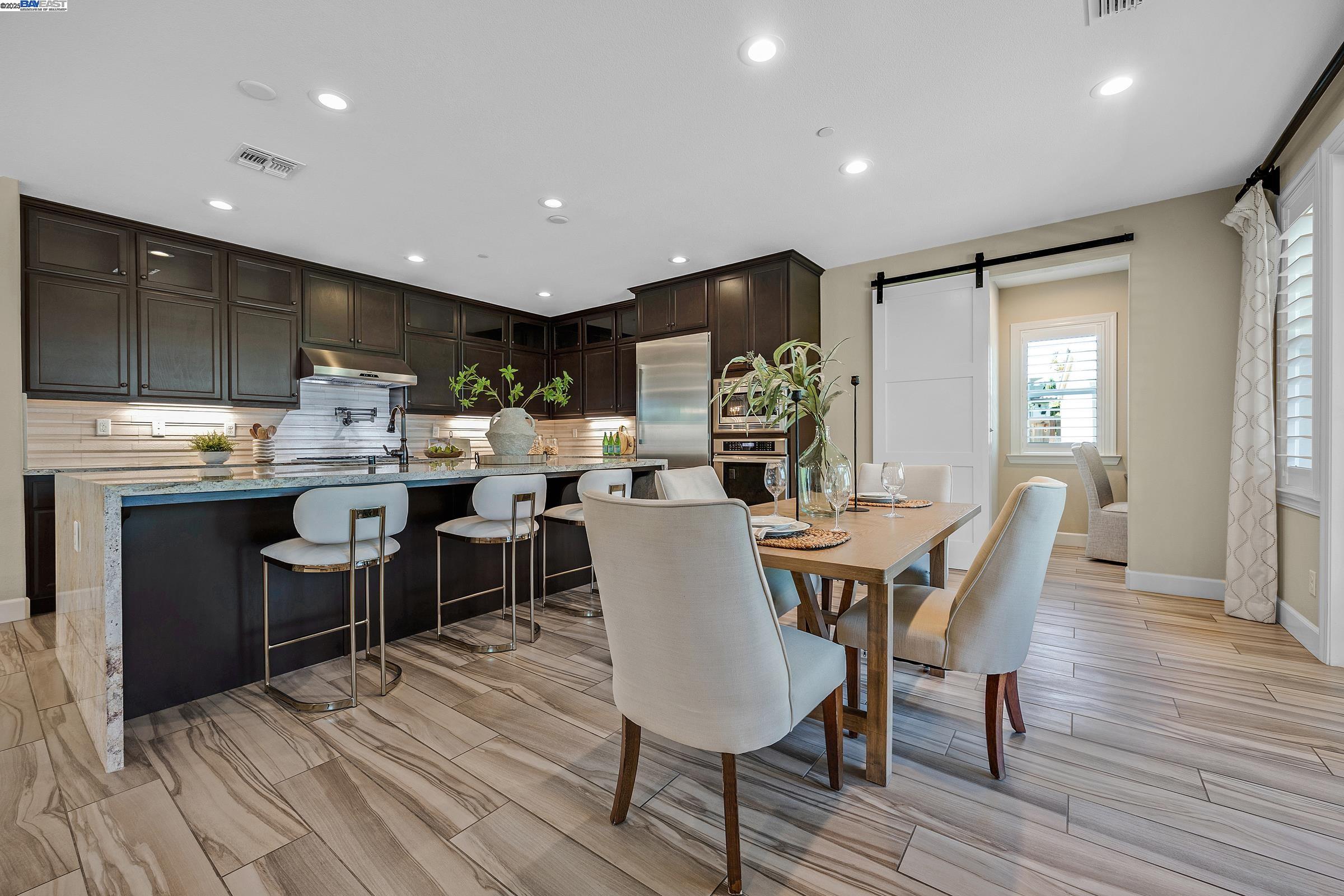 Detail Gallery Image 14 of 57 For 3838 Santa Fe Lane, Tracy,  CA 95377-8390 - 4 Beds | 4/1 Baths