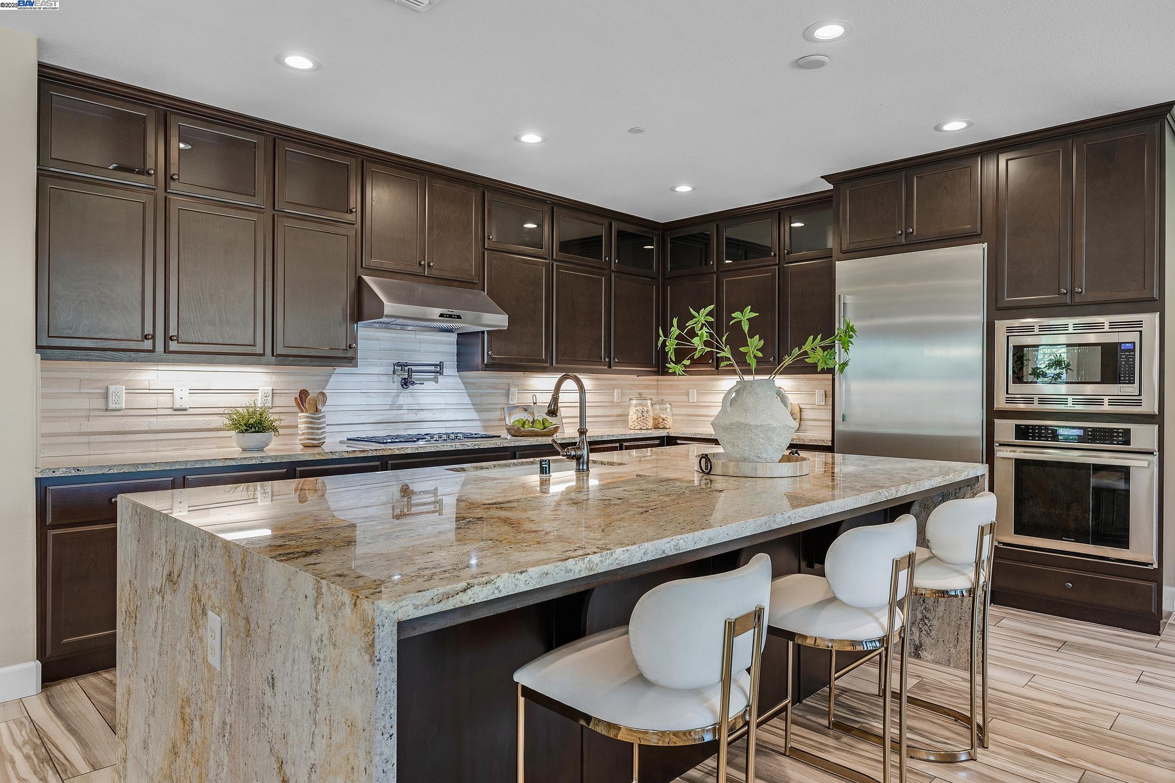Detail Gallery Image 8 of 57 For 3838 Santa Fe Lane, Tracy,  CA 95377-8390 - 4 Beds | 4/1 Baths