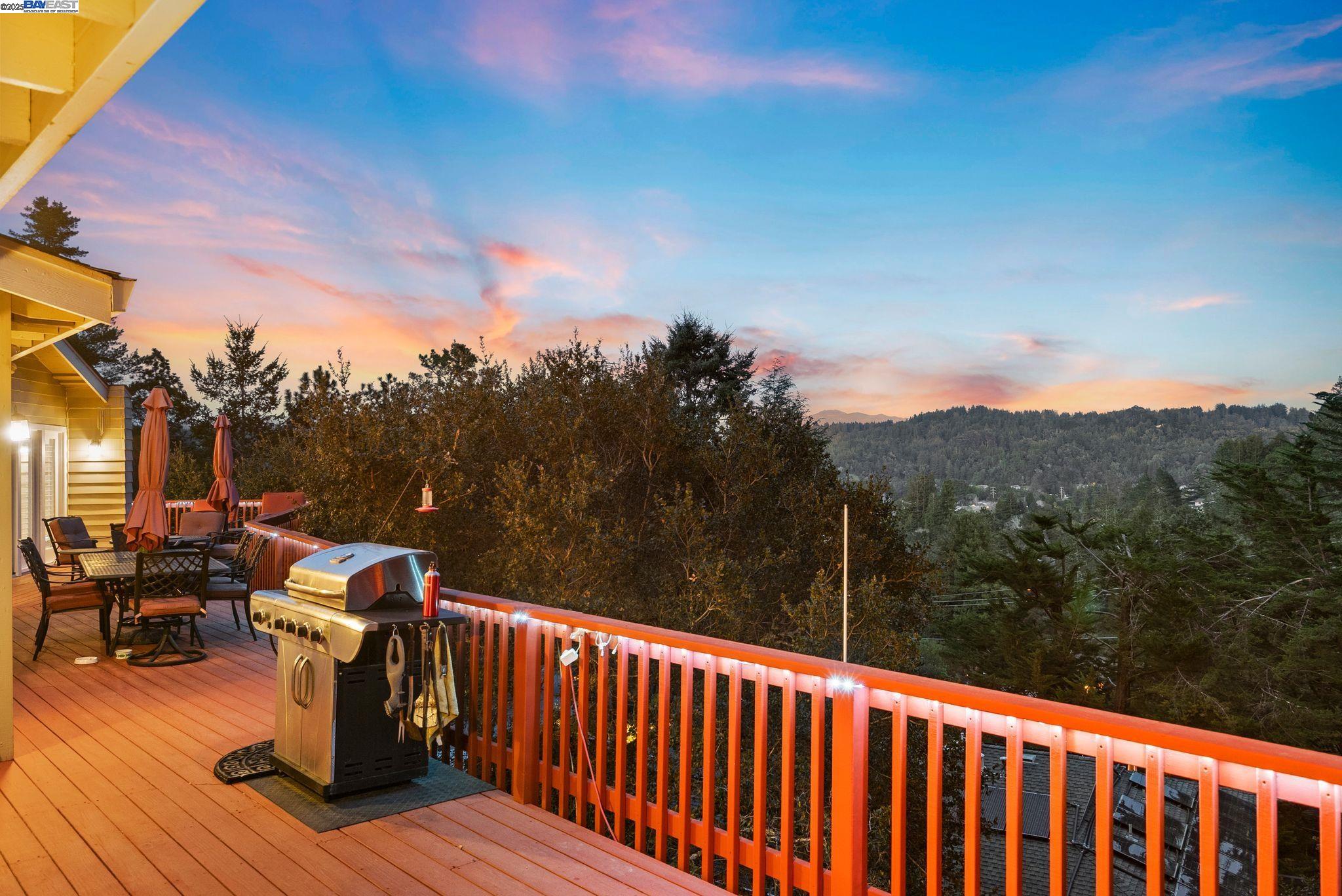 Detail Gallery Image 12 of 60 For 205 Blueberry Dr, Scotts Valley,  CA 95066 - 5 Beds | 4 Baths