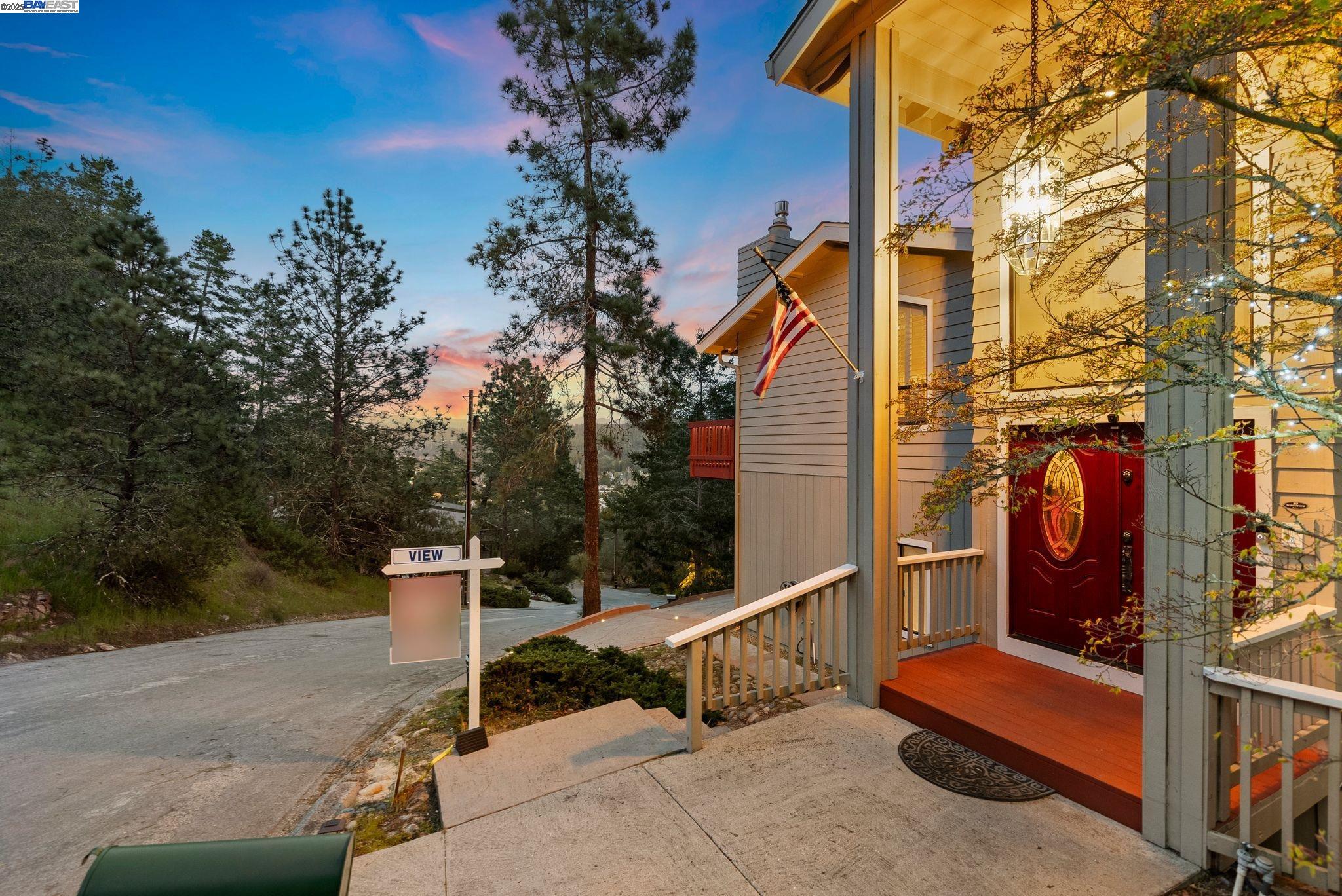 Detail Gallery Image 7 of 60 For 205 Blueberry Dr, Scotts Valley,  CA 95066 - 5 Beds | 4 Baths