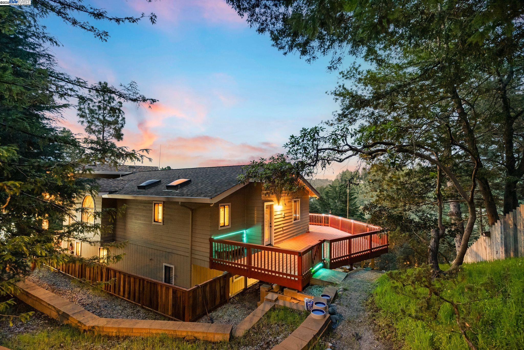 Detail Gallery Image 9 of 60 For 205 Blueberry Dr, Scotts Valley,  CA 95066 - 5 Beds | 4 Baths