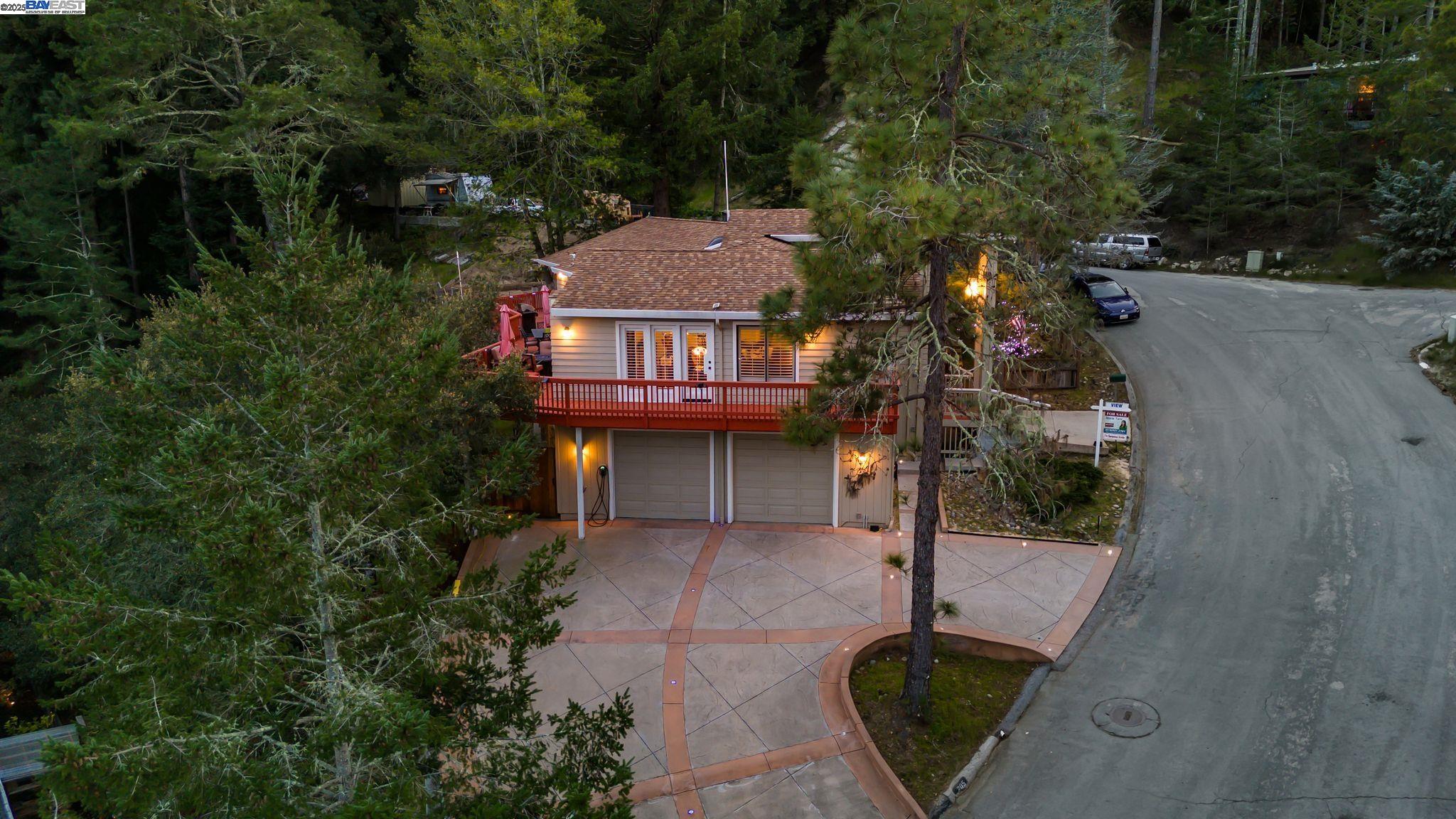Detail Gallery Image 10 of 60 For 205 Blueberry Dr, Scotts Valley,  CA 95066 - 5 Beds | 4 Baths