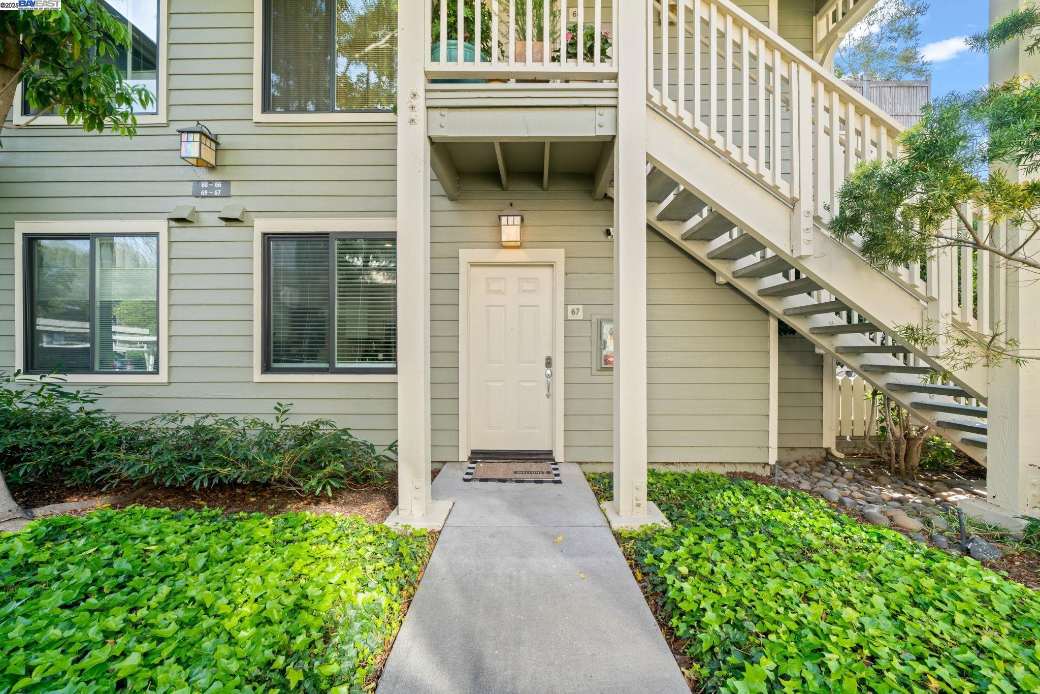 Detail Gallery Image 1 of 1 For 67 Lakeshore Ct, Richmond,  CA 94804 - 2 Beds | 2 Baths