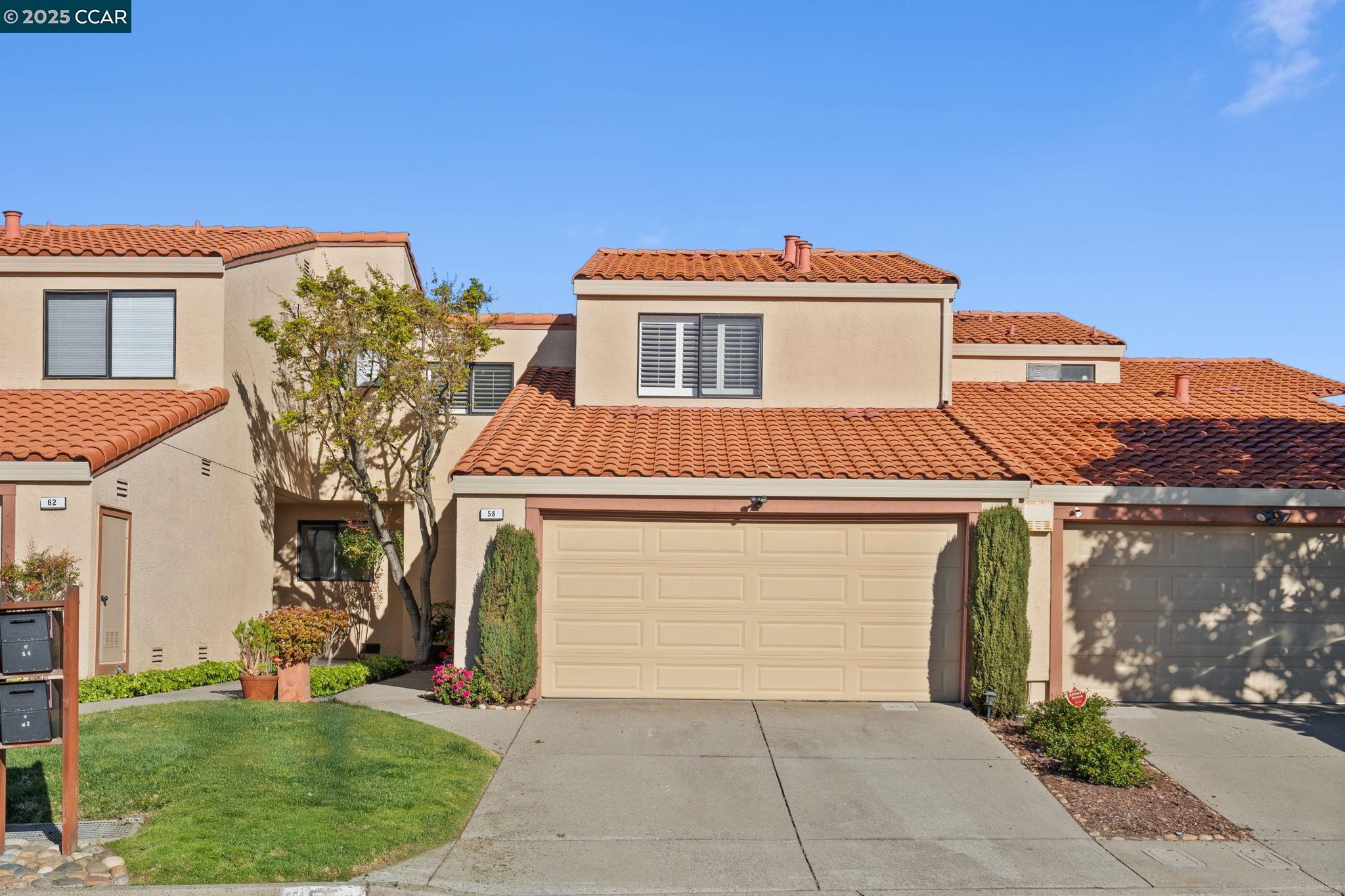 Browse active condo listings in VALLEY OAKS