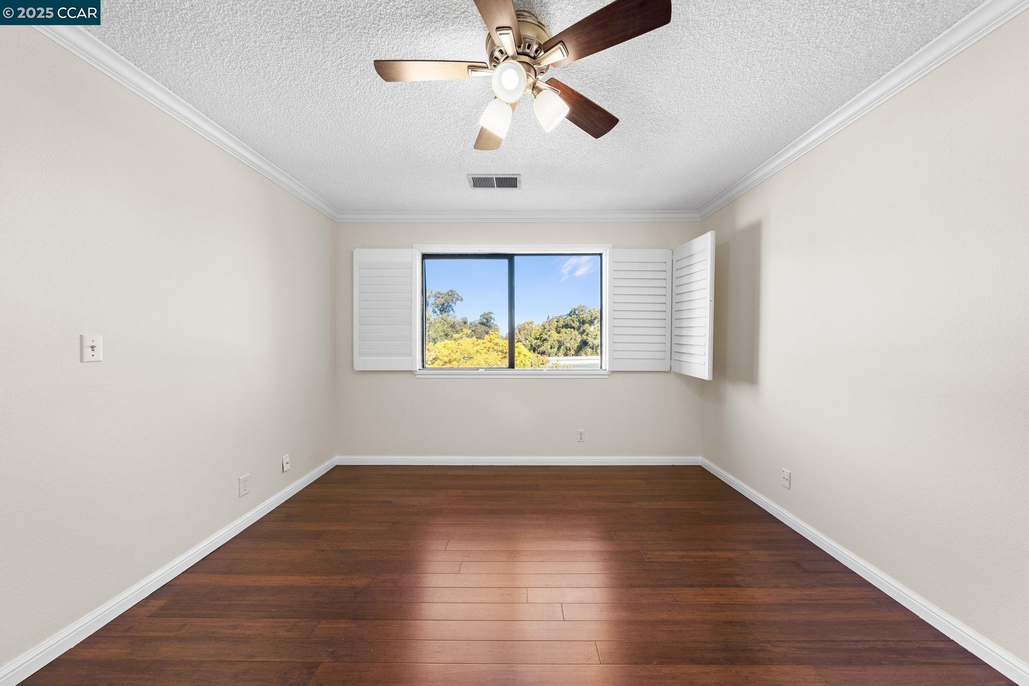 Detail Gallery Image 15 of 26 For 58 Crystal Cir, Hercules,  CA 94547 - 2 Beds | 1/1 Baths
