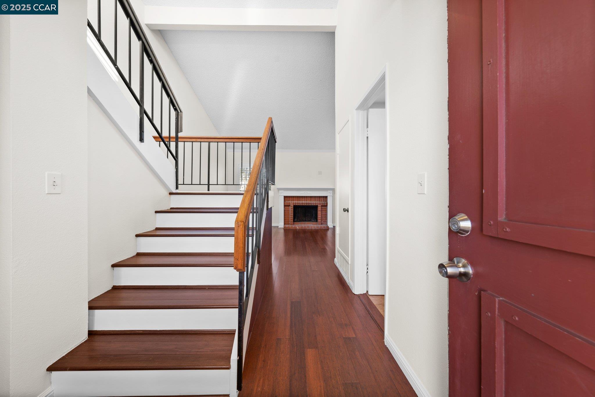 Detail Gallery Image 3 of 26 For 58 Crystal Cir, Hercules,  CA 94547 - 2 Beds | 1/1 Baths