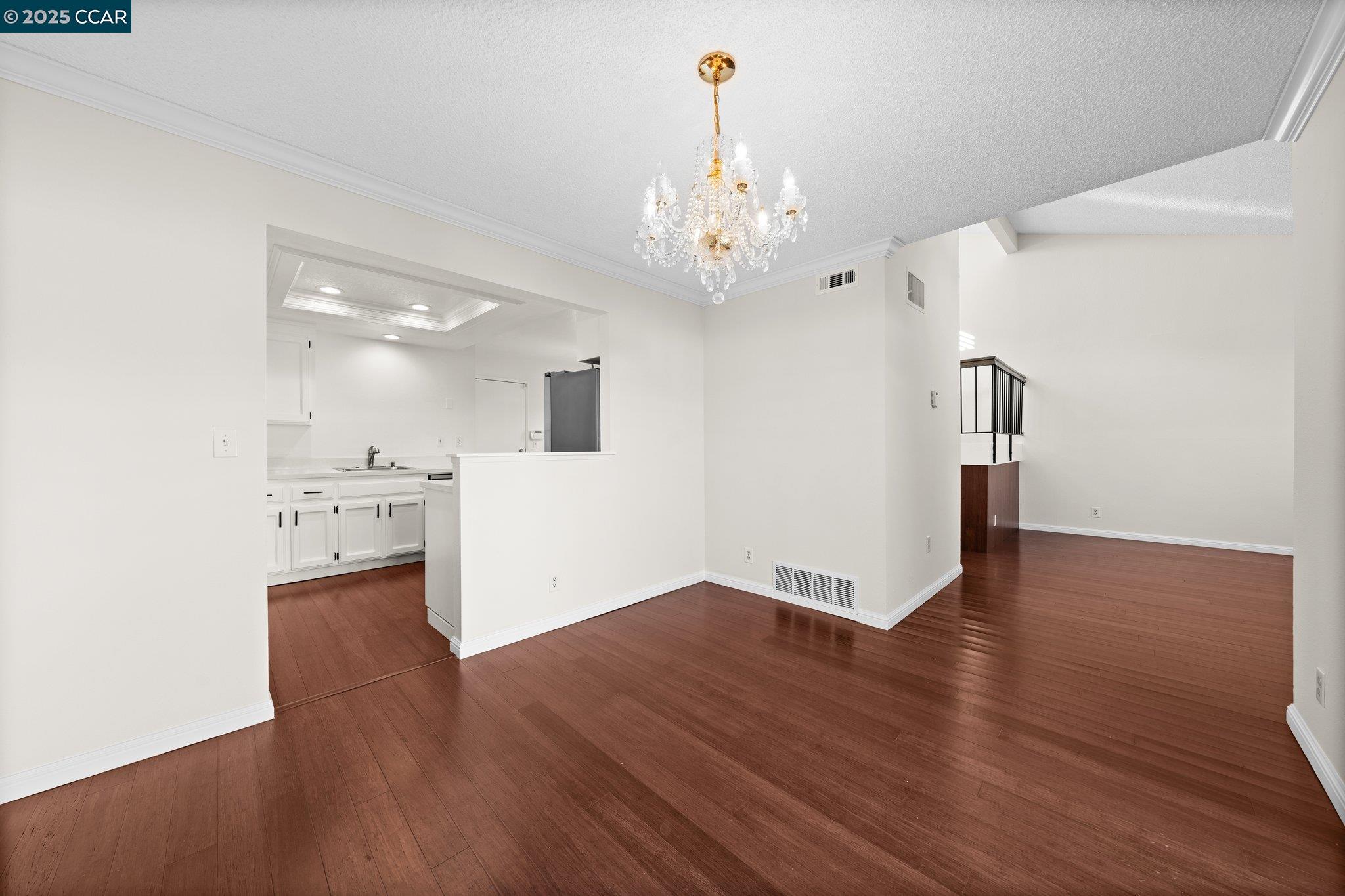 Detail Gallery Image 6 of 26 For 58 Crystal Cir, Hercules,  CA 94547 - 2 Beds | 1/1 Baths