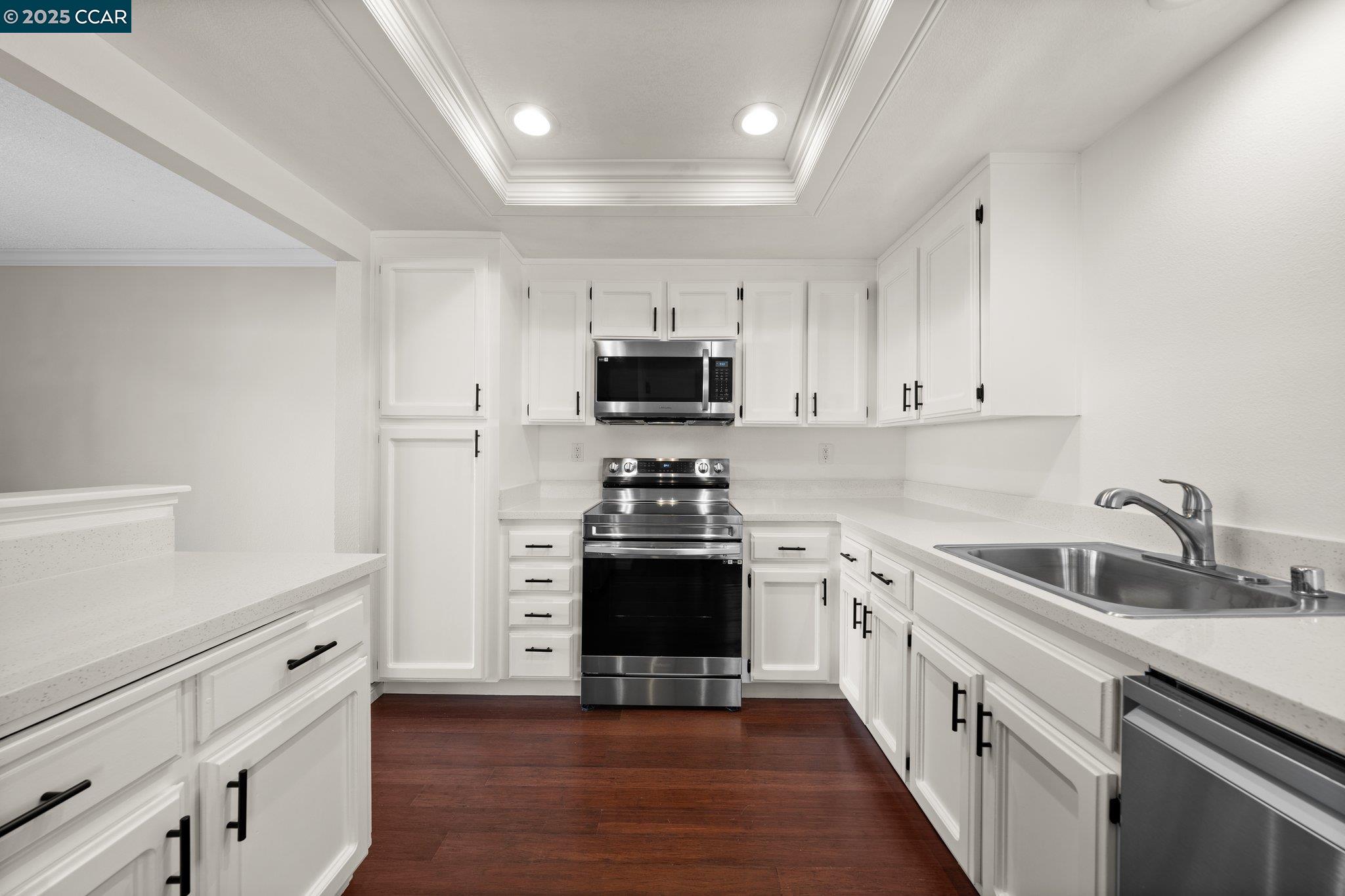 Detail Gallery Image 7 of 26 For 58 Crystal Cir, Hercules,  CA 94547 - 2 Beds | 1/1 Baths