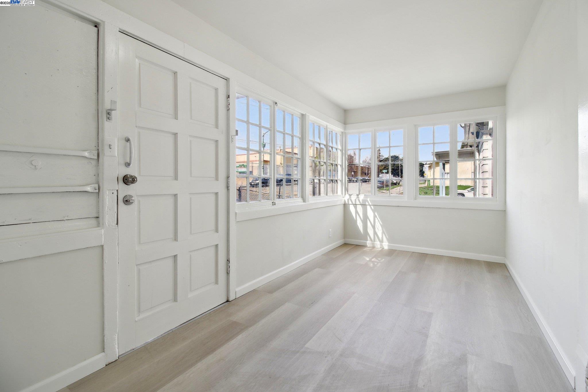 Detail Gallery Image 1 of 1 For 1910 E 20th St, Oakland,  CA 94606 - – Beds | – Baths