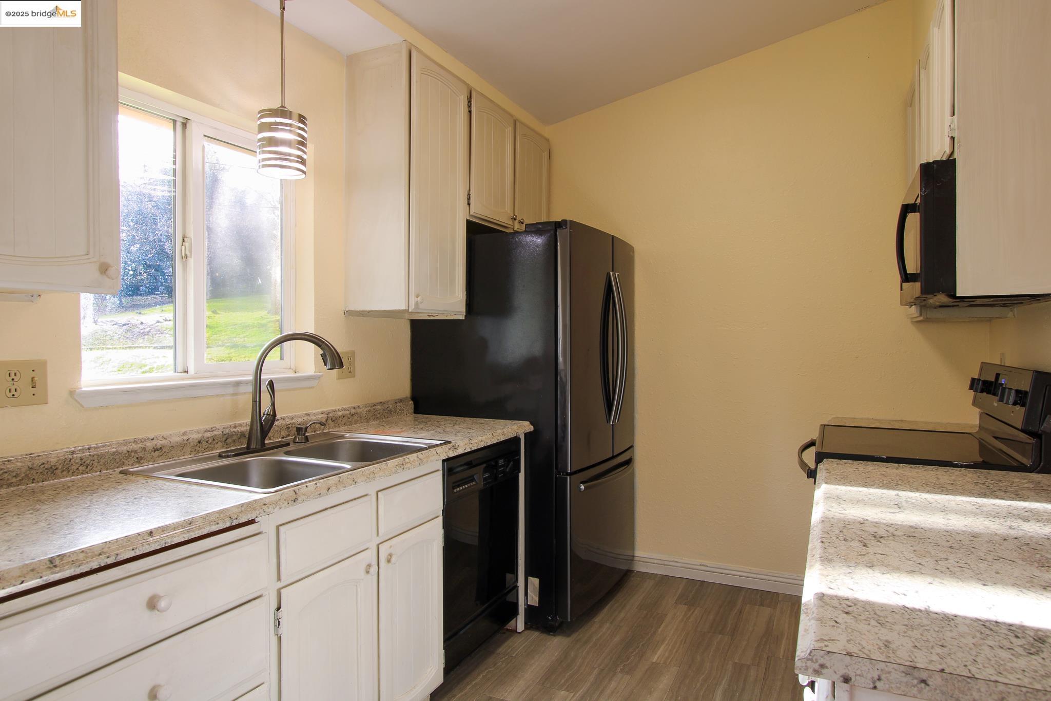 Detail Gallery Image 13 of 24 For 21473 Eel River Dr, Sonora,  CA 95370 - 4 Beds | 2 Baths