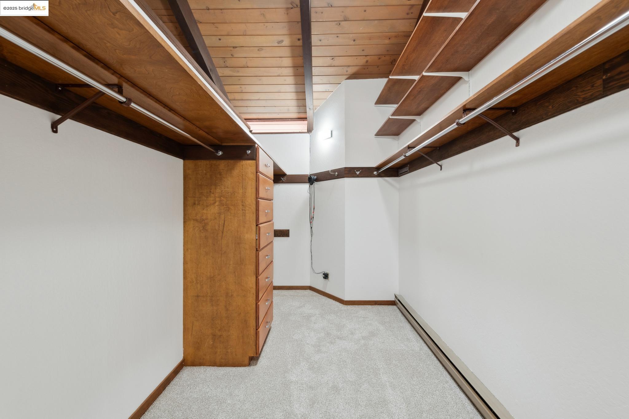 1091 Manor Rd.
