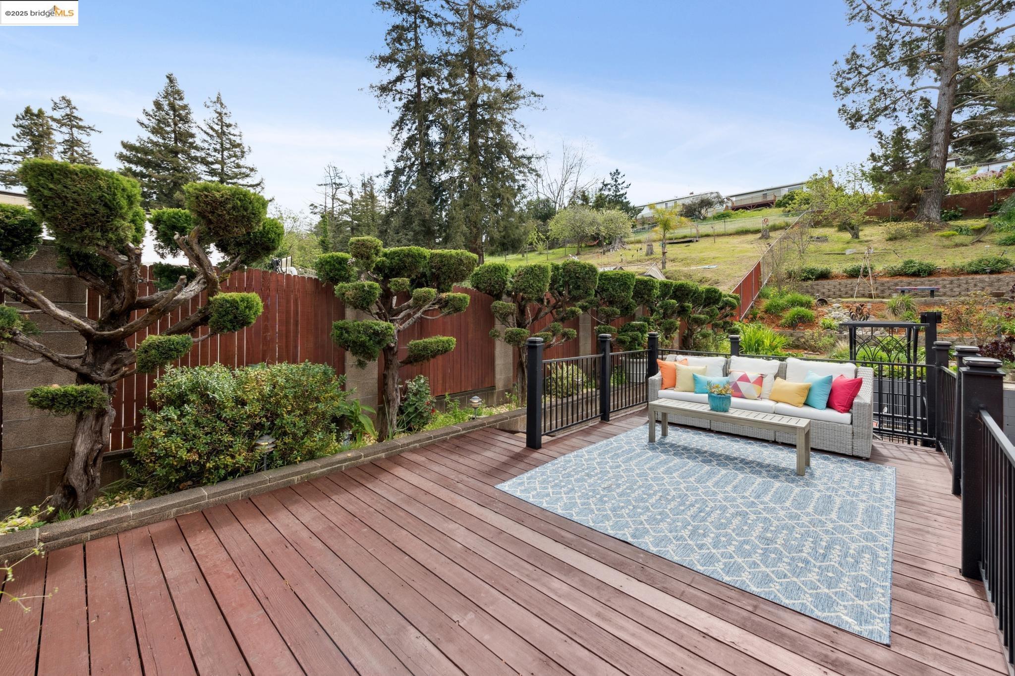1091 Manor Rd.
