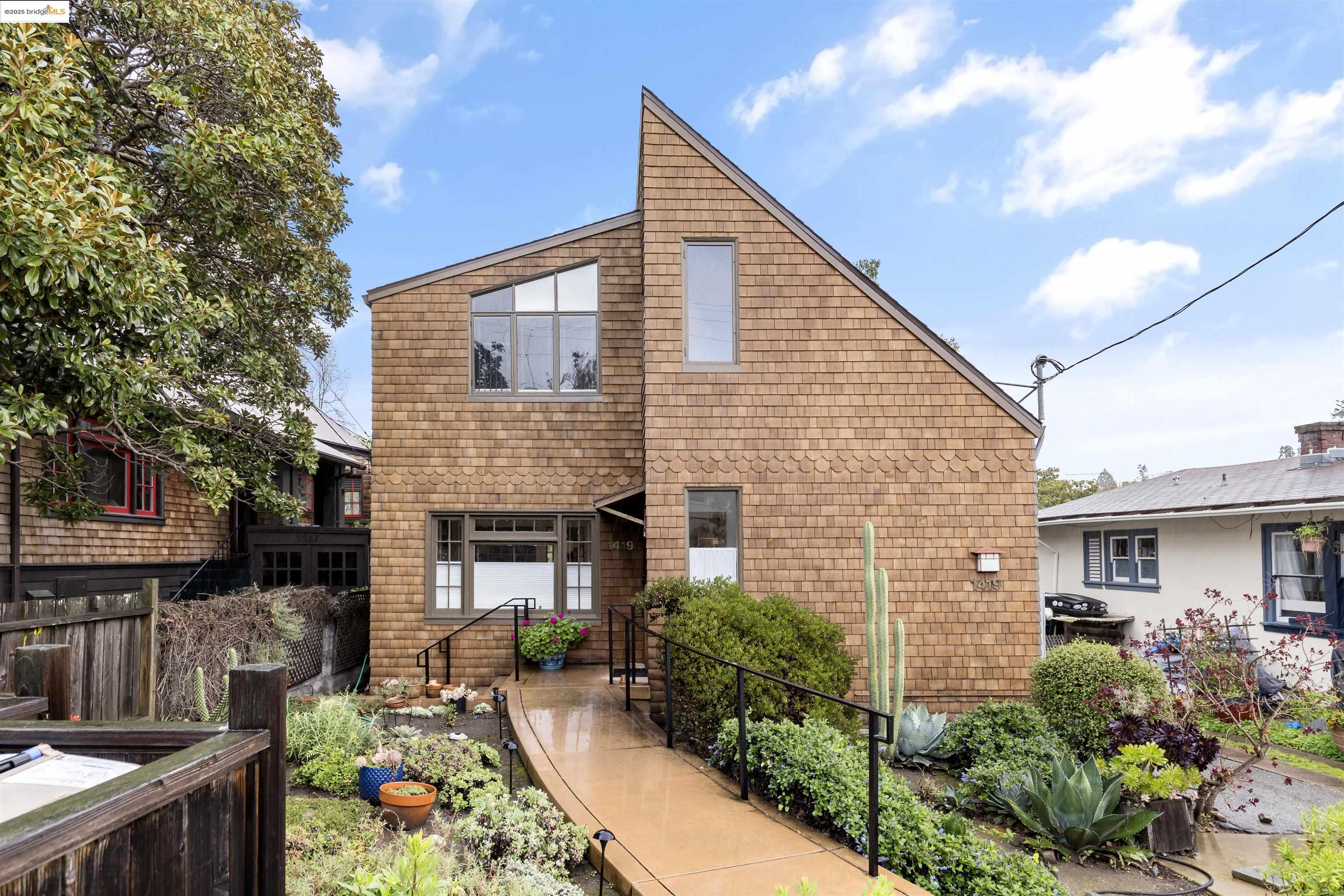 Detail Gallery Image 1 of 1 For 1419 Grant St, Berkeley,  CA 94703 - 4 Beds | 2 Baths