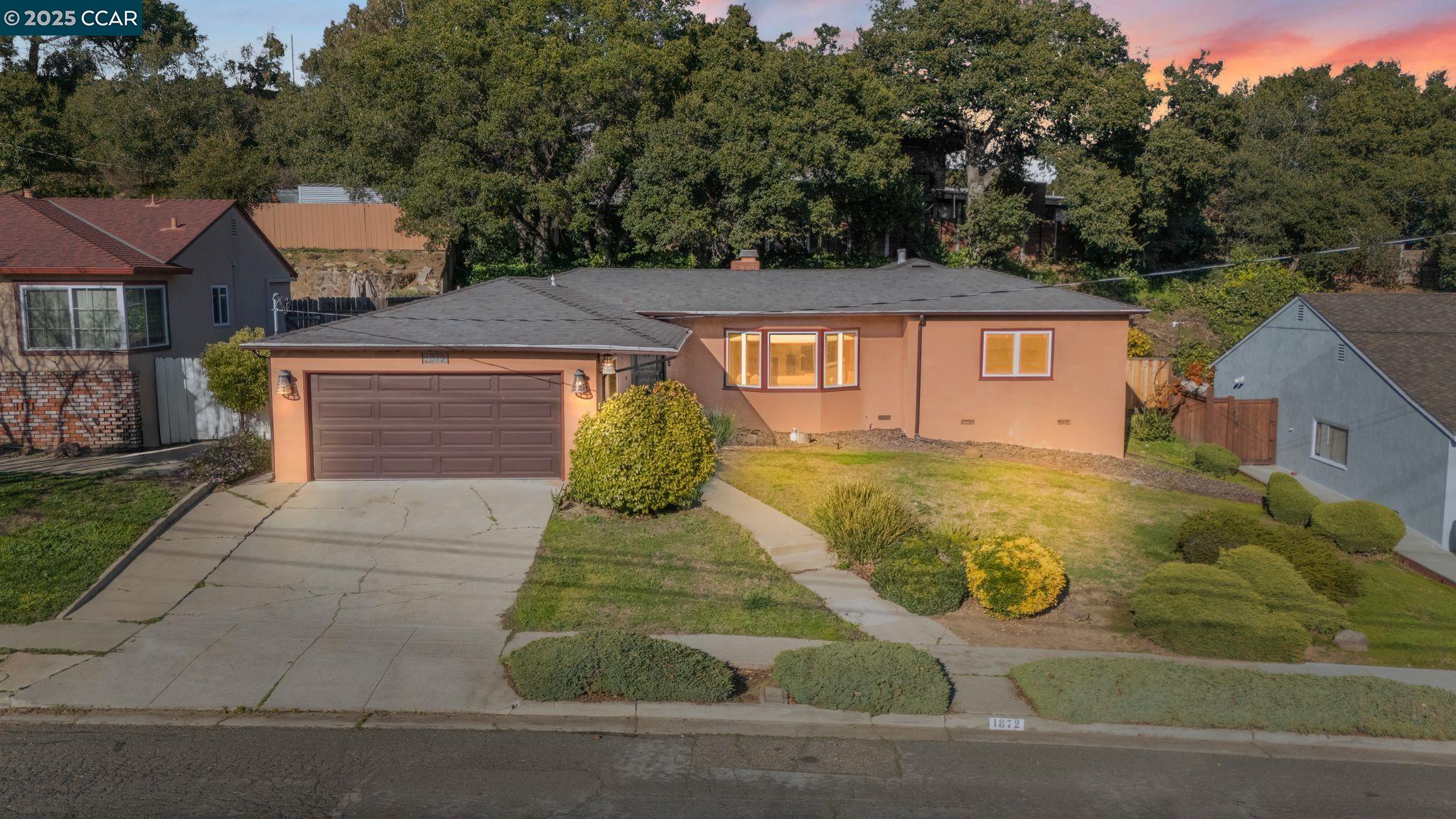 Detail Gallery Image 1 of 1 For 1872 Grove Way, Hayward,  CA 94546 - 3 Beds | 2 Baths