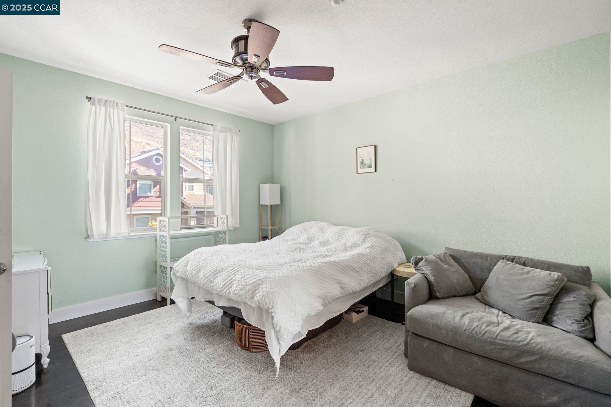 property-img