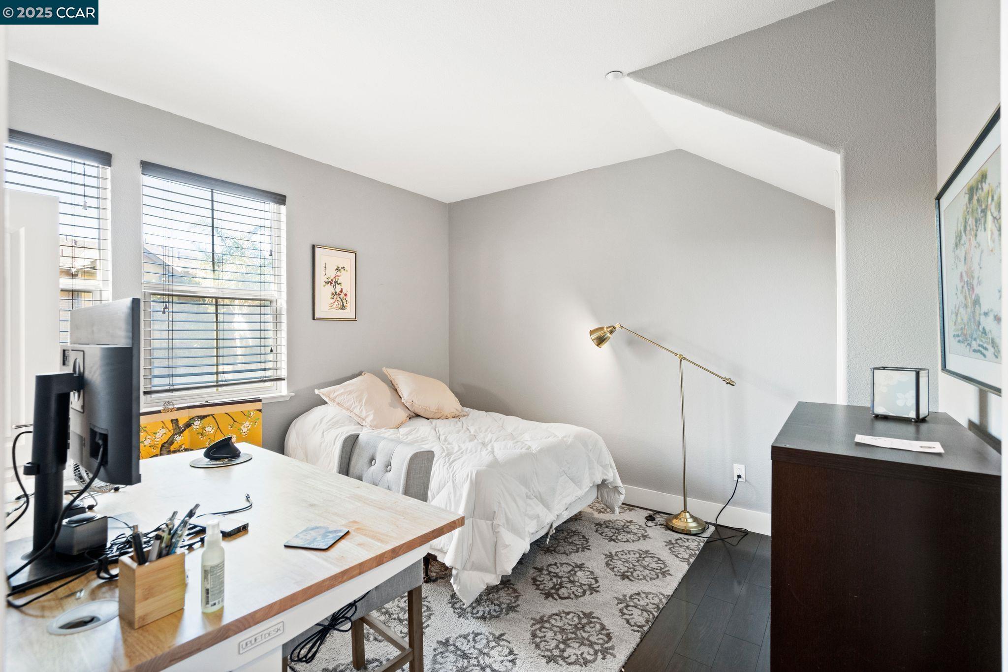 property-img
