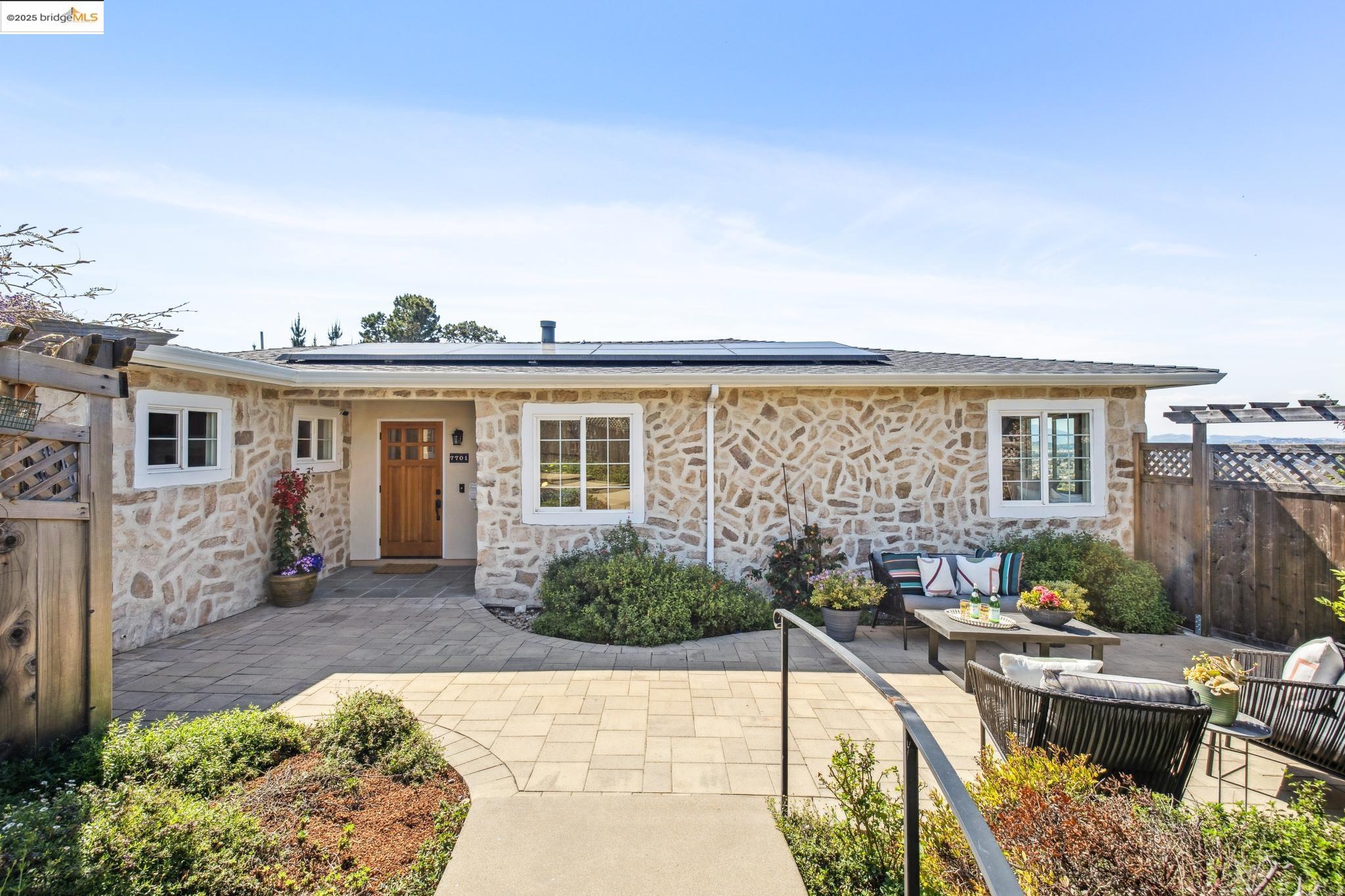 Detail Gallery Image 1 of 1 For 7701 Ricardo Ct, El Cerrito,  CA 94530 - 4 Beds | 3 Baths