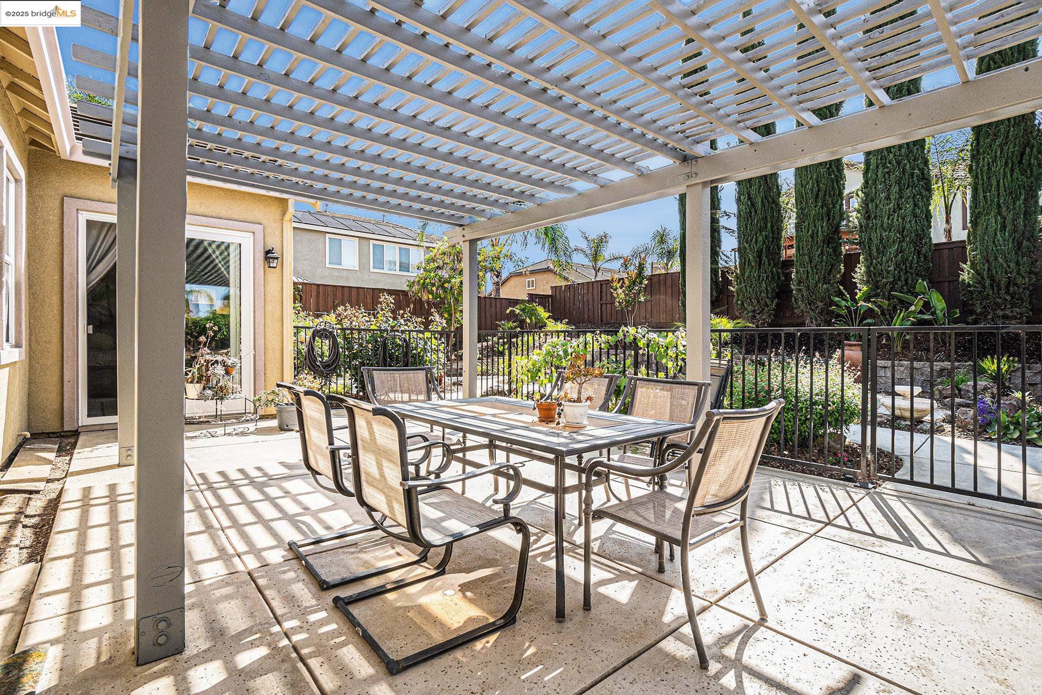 Detail Gallery Image 19 of 31 For 113 Little Ranch Circle, Oakley,  CA 94561 - 5 Beds | 3 Baths