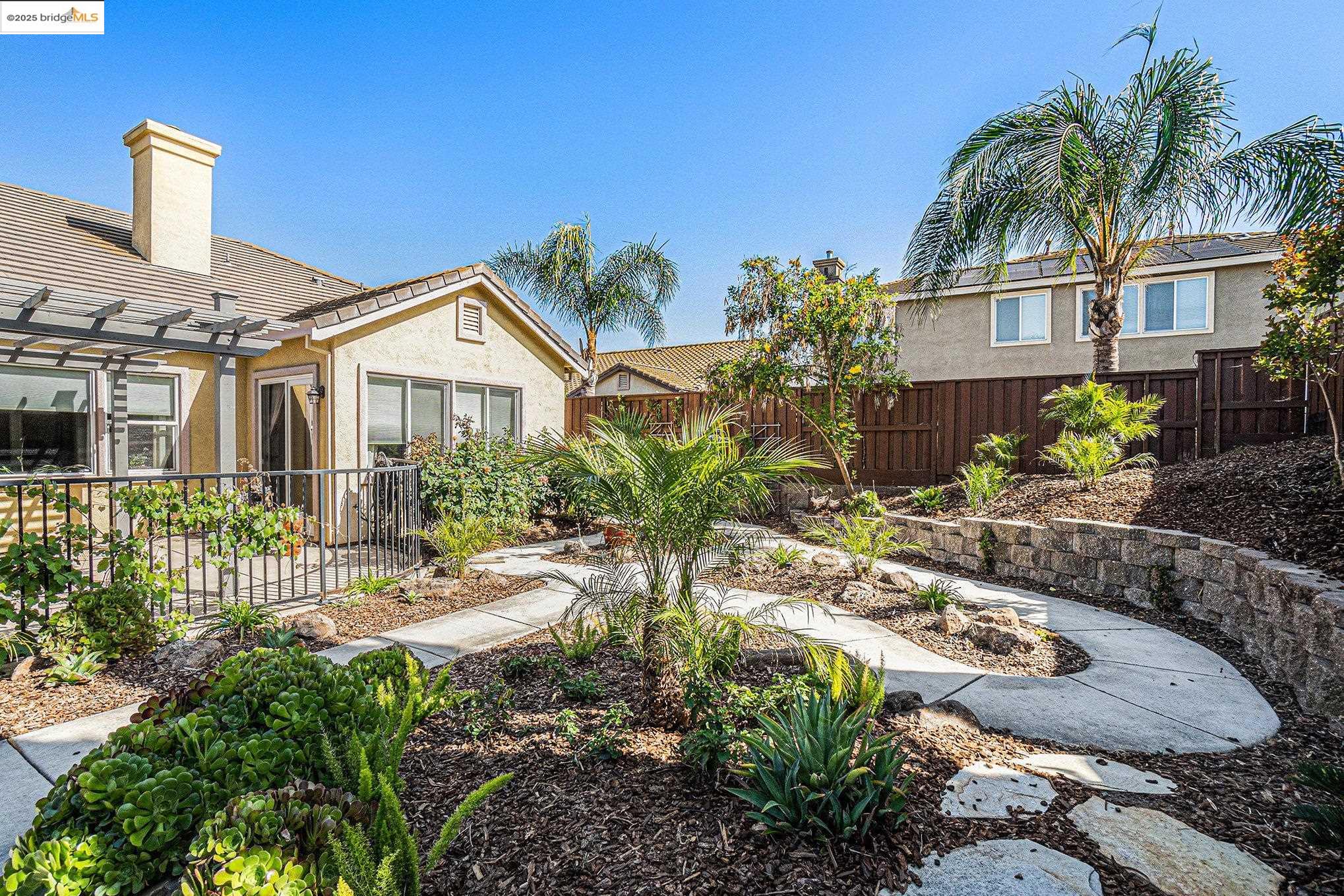 Detail Gallery Image 3 of 32 For 113 Little Ranch Circle, Oakley,  CA 94561 - 5 Beds | 3 Baths