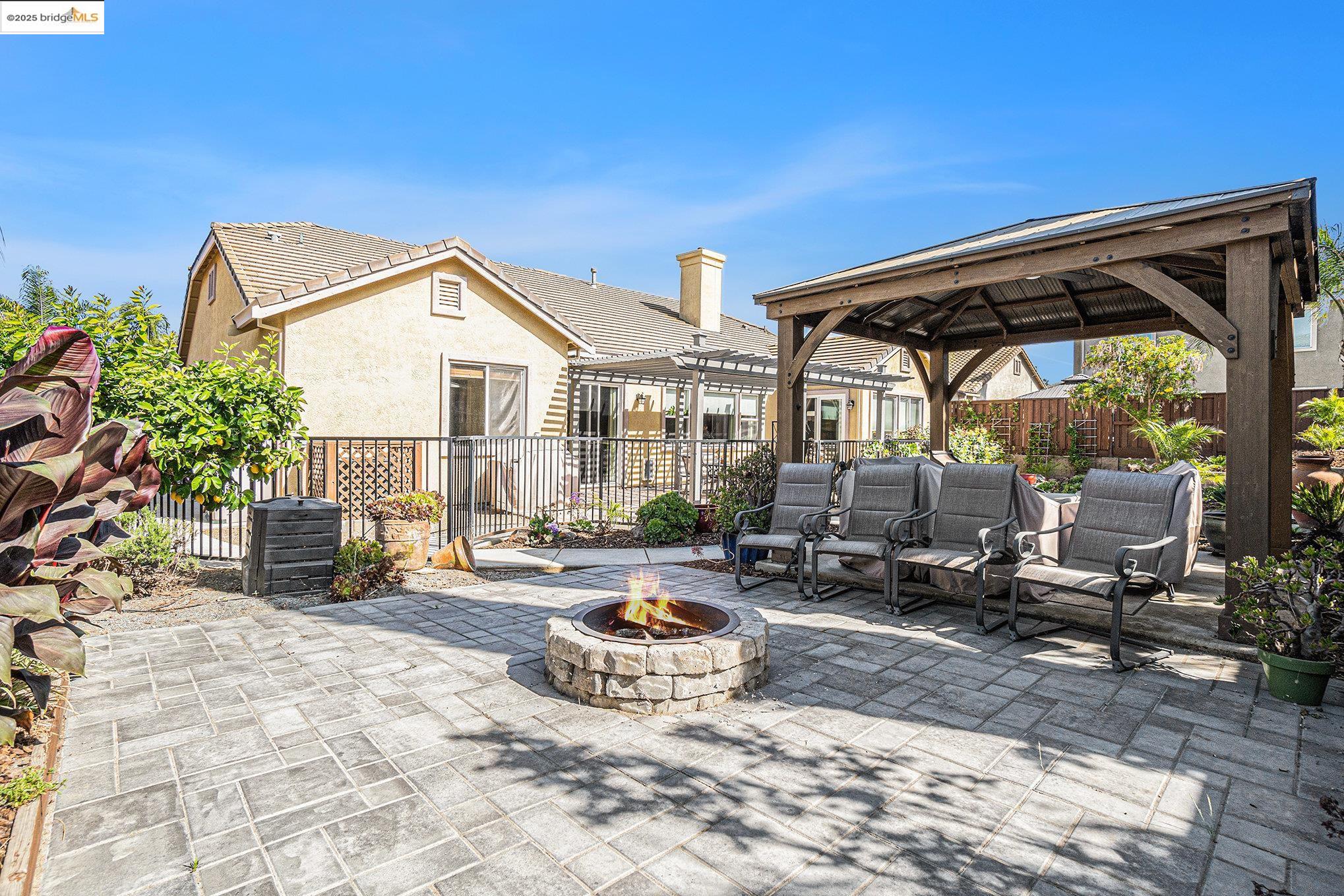 Detail Gallery Image 21 of 31 For 113 Little Ranch Circle, Oakley,  CA 94561 - 5 Beds | 3 Baths