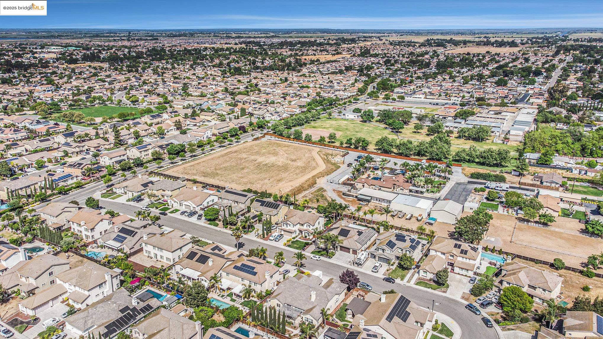 Detail Gallery Image 29 of 31 For 113 Little Ranch Circle, Oakley,  CA 94561 - 5 Beds | 3 Baths