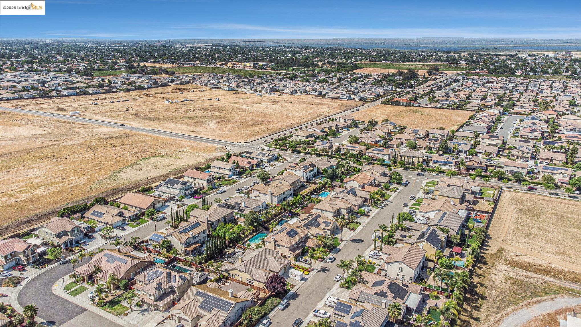 Detail Gallery Image 30 of 31 For 113 Little Ranch Circle, Oakley,  CA 94561 - 5 Beds | 3 Baths
