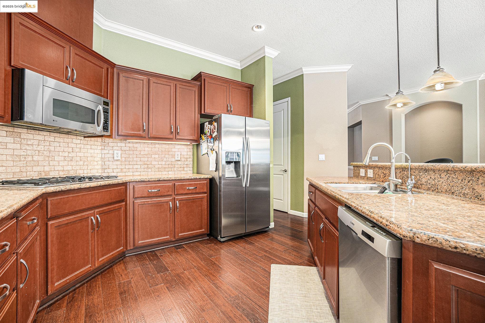 Detail Gallery Image 9 of 31 For 113 Little Ranch Circle, Oakley,  CA 94561 - 5 Beds | 3 Baths