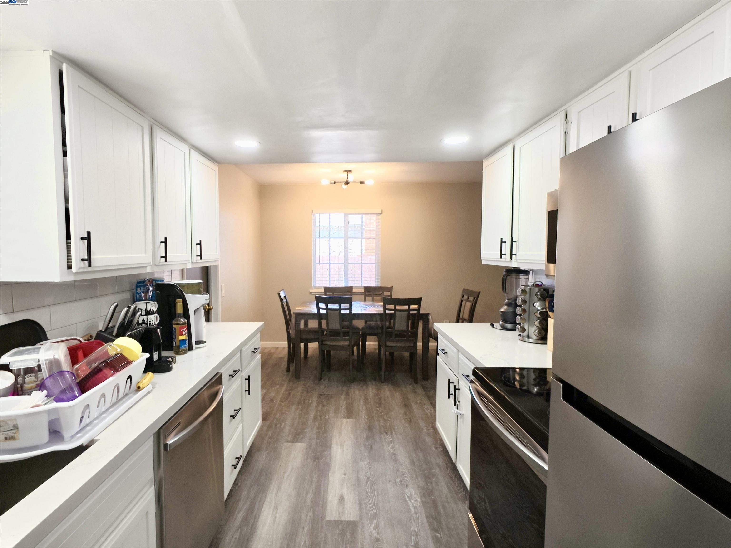 Detail Gallery Image 2 of 17 For 1213 Huntington Dr, Modesto,  CA 95350 - 3 Beds | 2 Baths