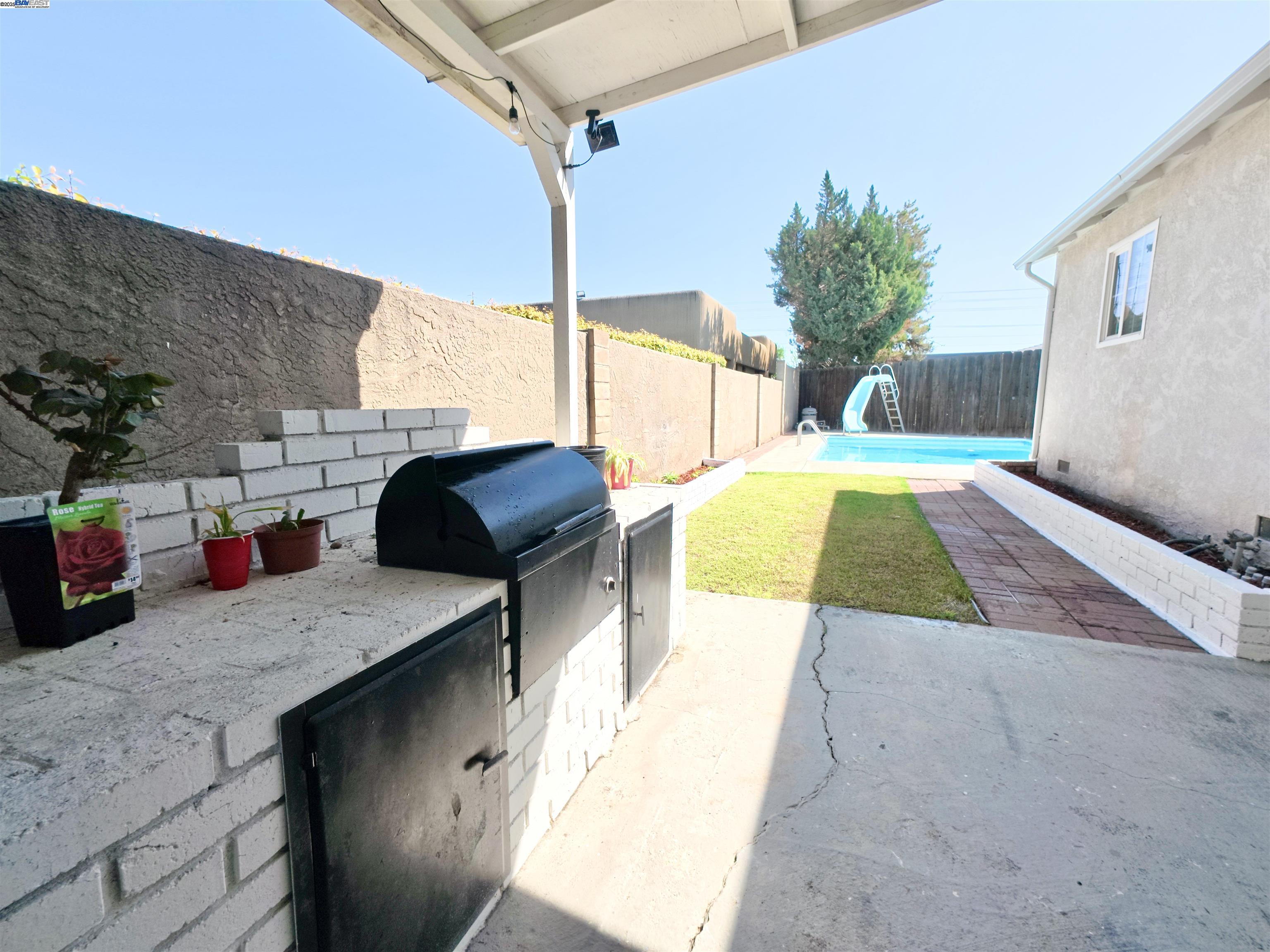 Detail Gallery Image 12 of 17 For 1213 Huntington Dr, Modesto,  CA 95350 - 3 Beds | 2 Baths