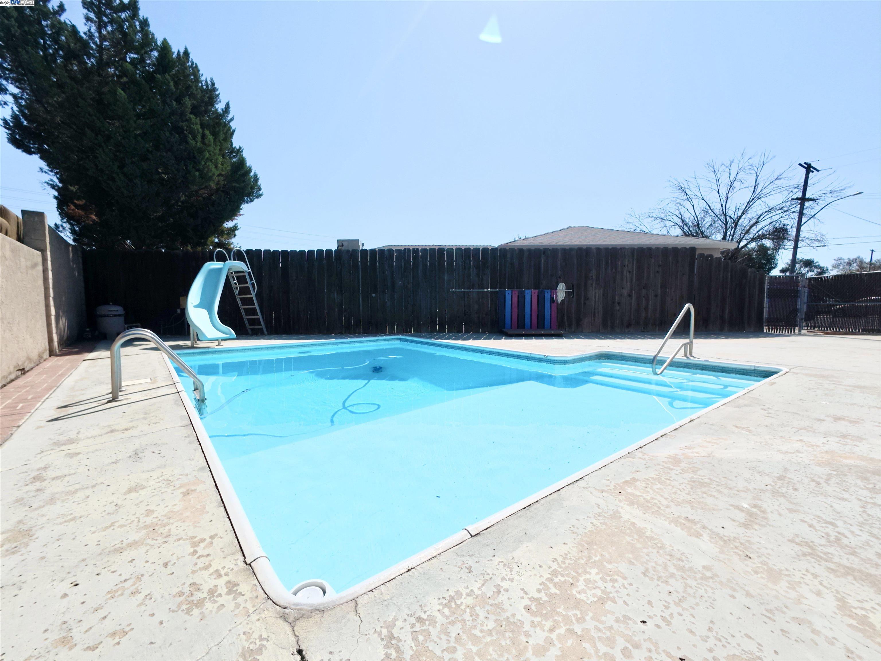 Detail Gallery Image 15 of 17 For 1213 Huntington Dr, Modesto,  CA 95350 - 3 Beds | 2 Baths