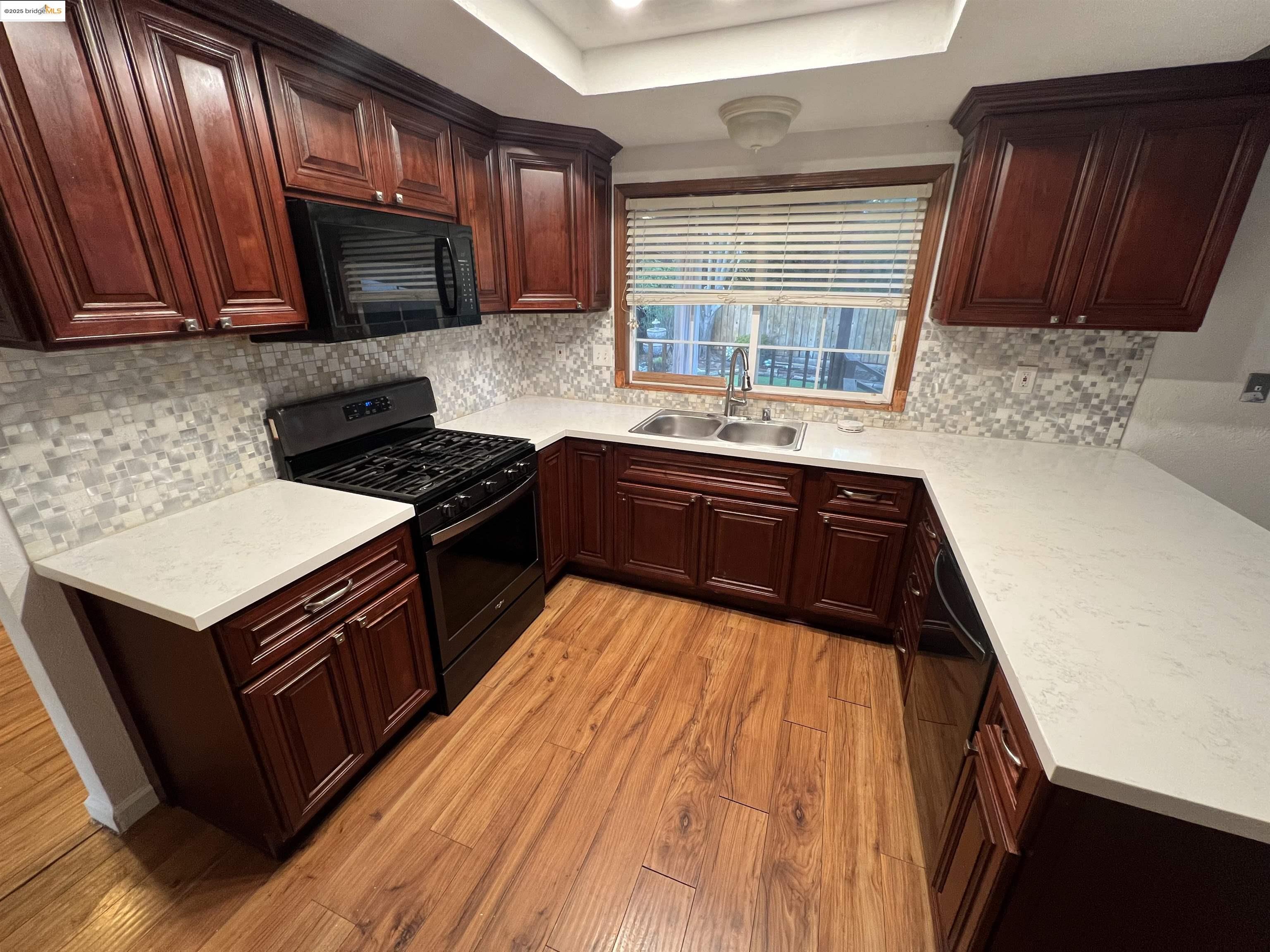 Detail Gallery Image 2 of 22 For 1315 Provence Ct, Antioch,  CA 94509 - 4 Beds | 2/1 Baths
