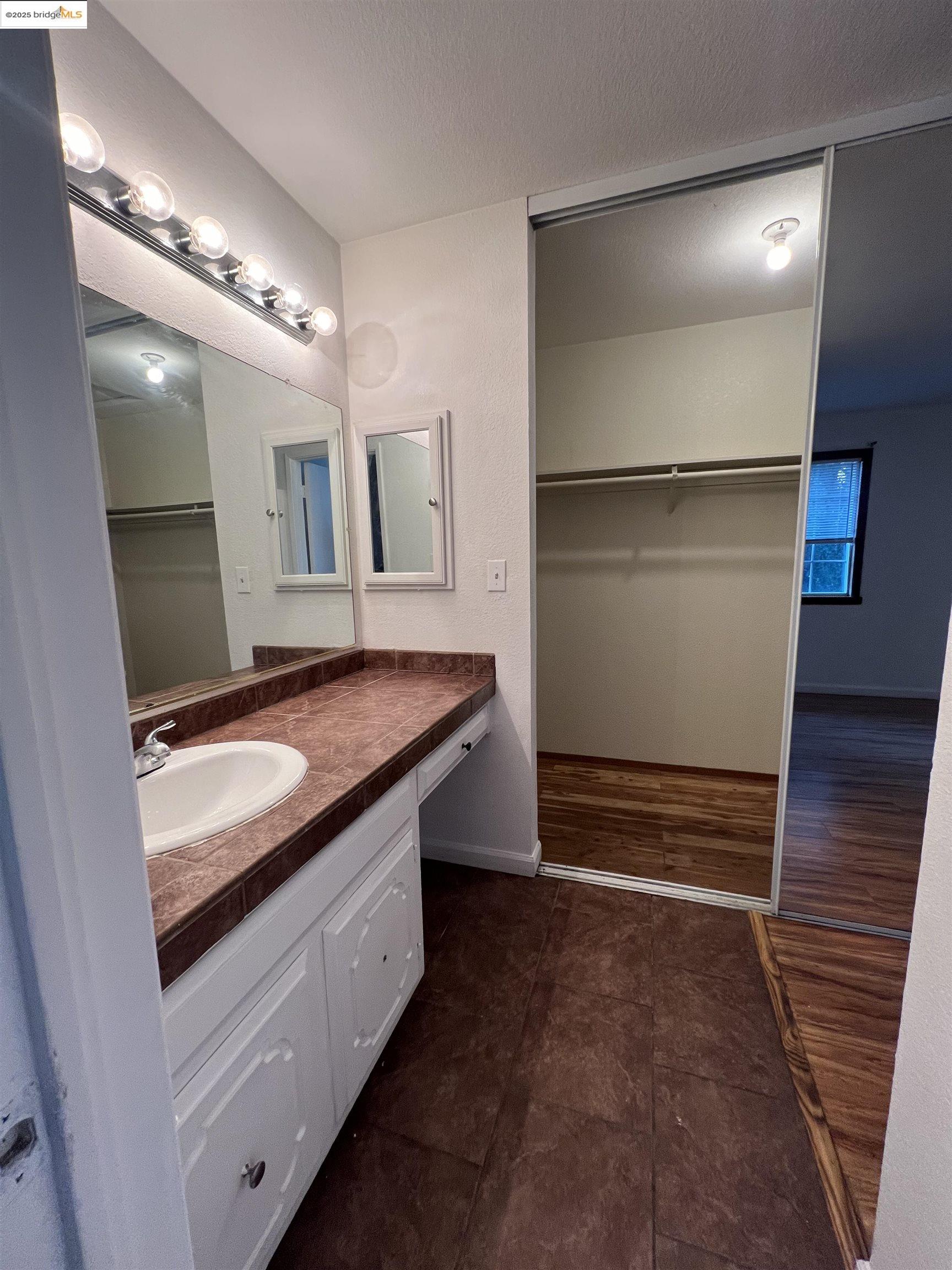 Detail Gallery Image 12 of 22 For 1315 Provence Ct, Antioch,  CA 94509 - 4 Beds | 2/1 Baths