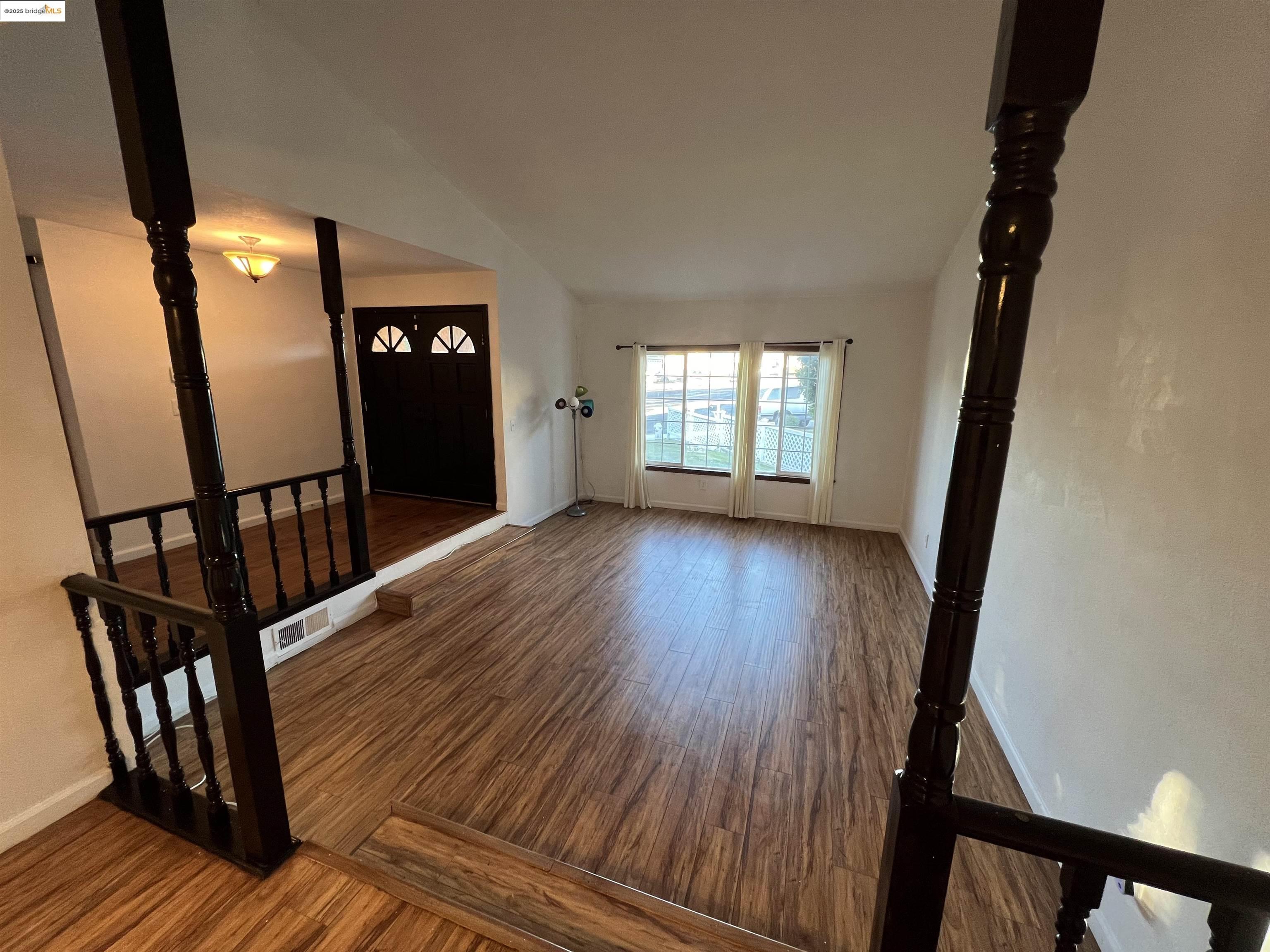 Detail Gallery Image 5 of 22 For 1315 Provence Ct, Antioch,  CA 94509 - 4 Beds | 2/1 Baths