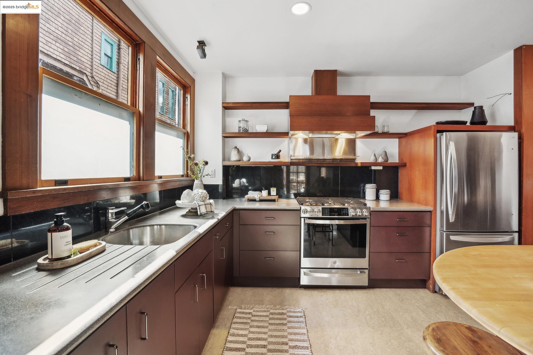 property-img