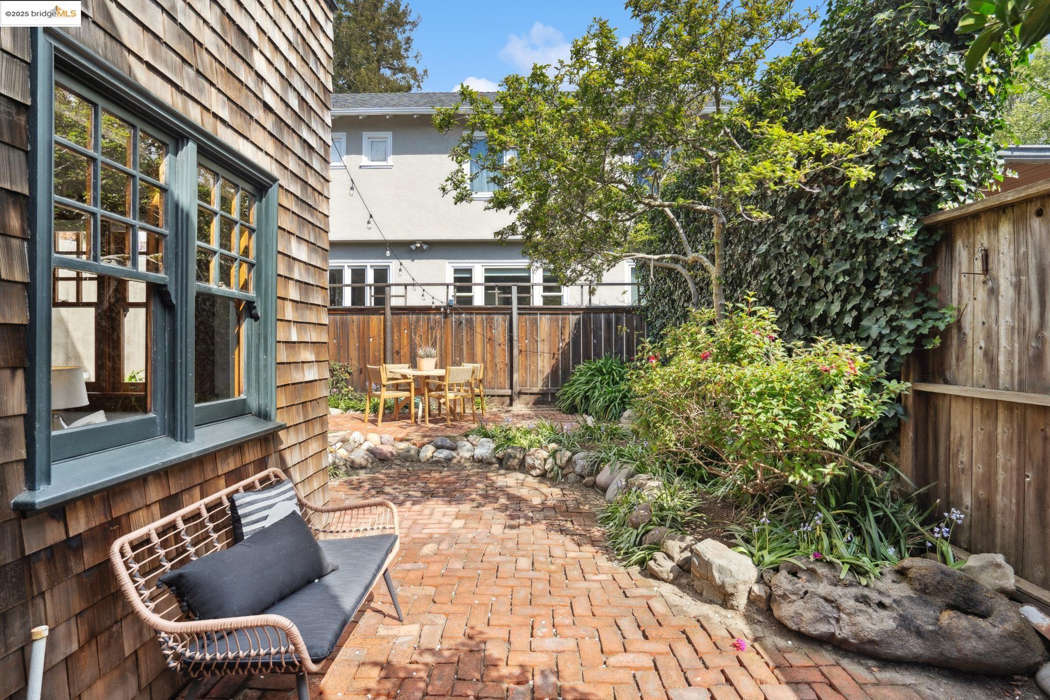 property-img