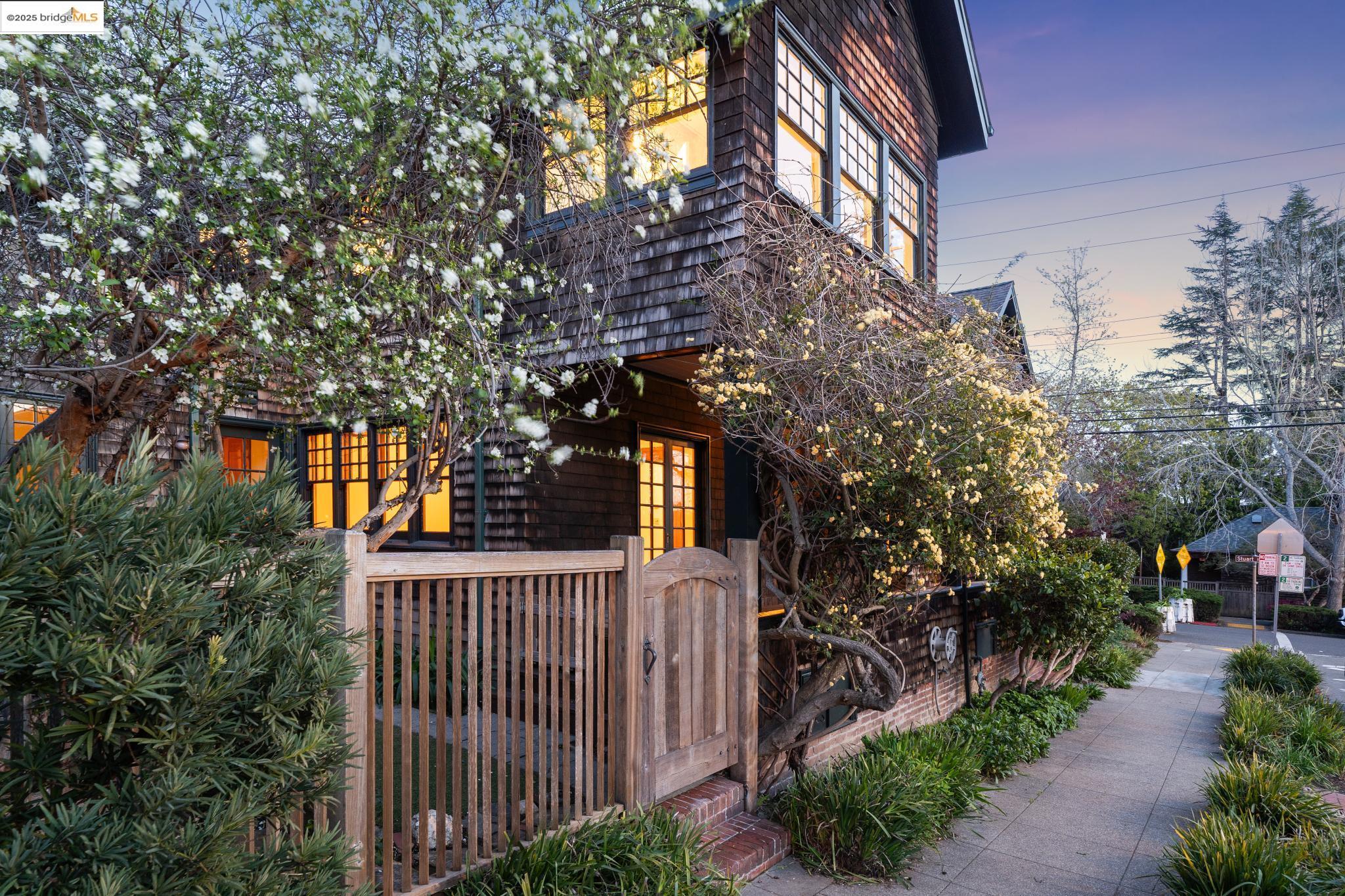 property-img