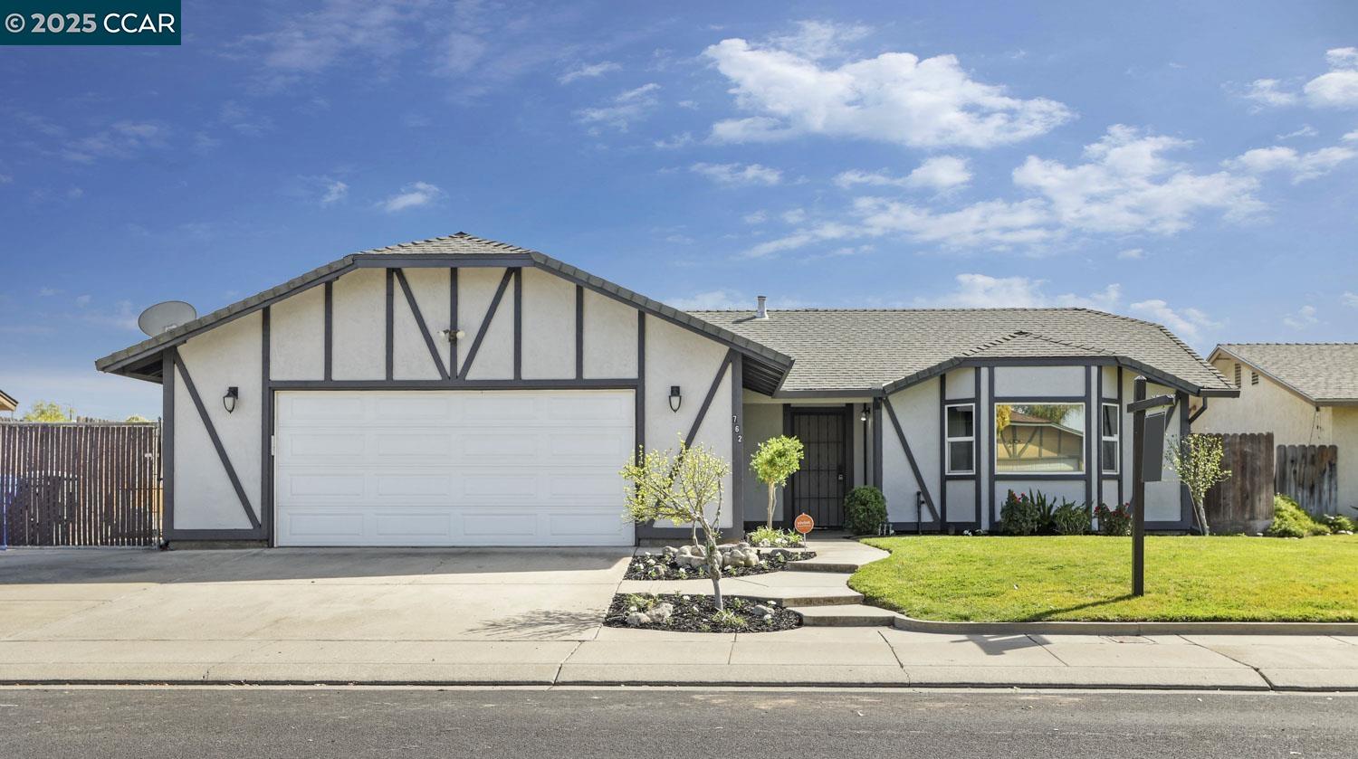 Detail Gallery Image 1 of 1 For 762 Arbor Way, Manteca,  CA 95336 - 3 Beds | 2 Baths