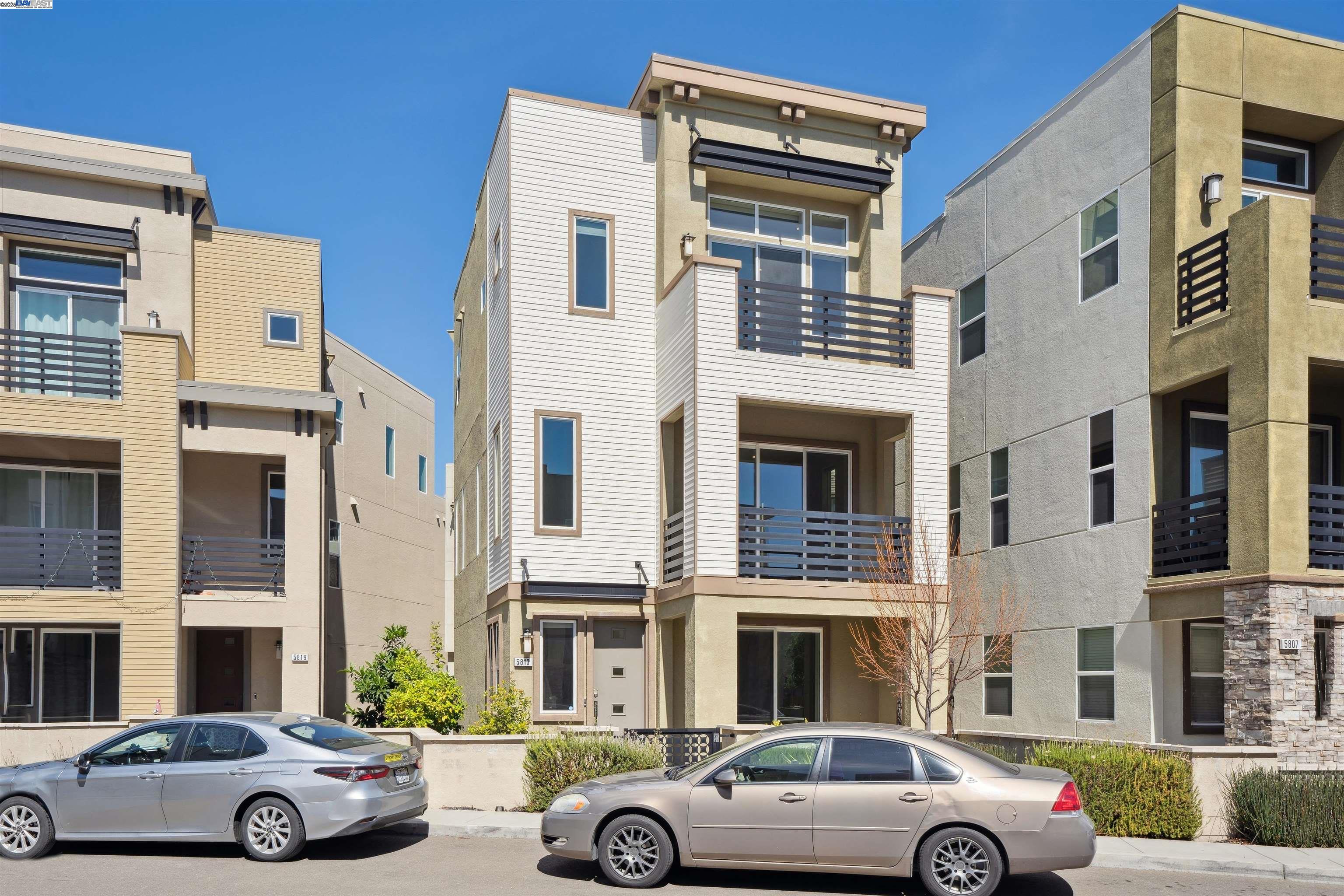 Detail Gallery Image 1 of 57 For 5813 Huntley Ave, Dublin,  CA 94568 - 4 Beds | 3/1 Baths