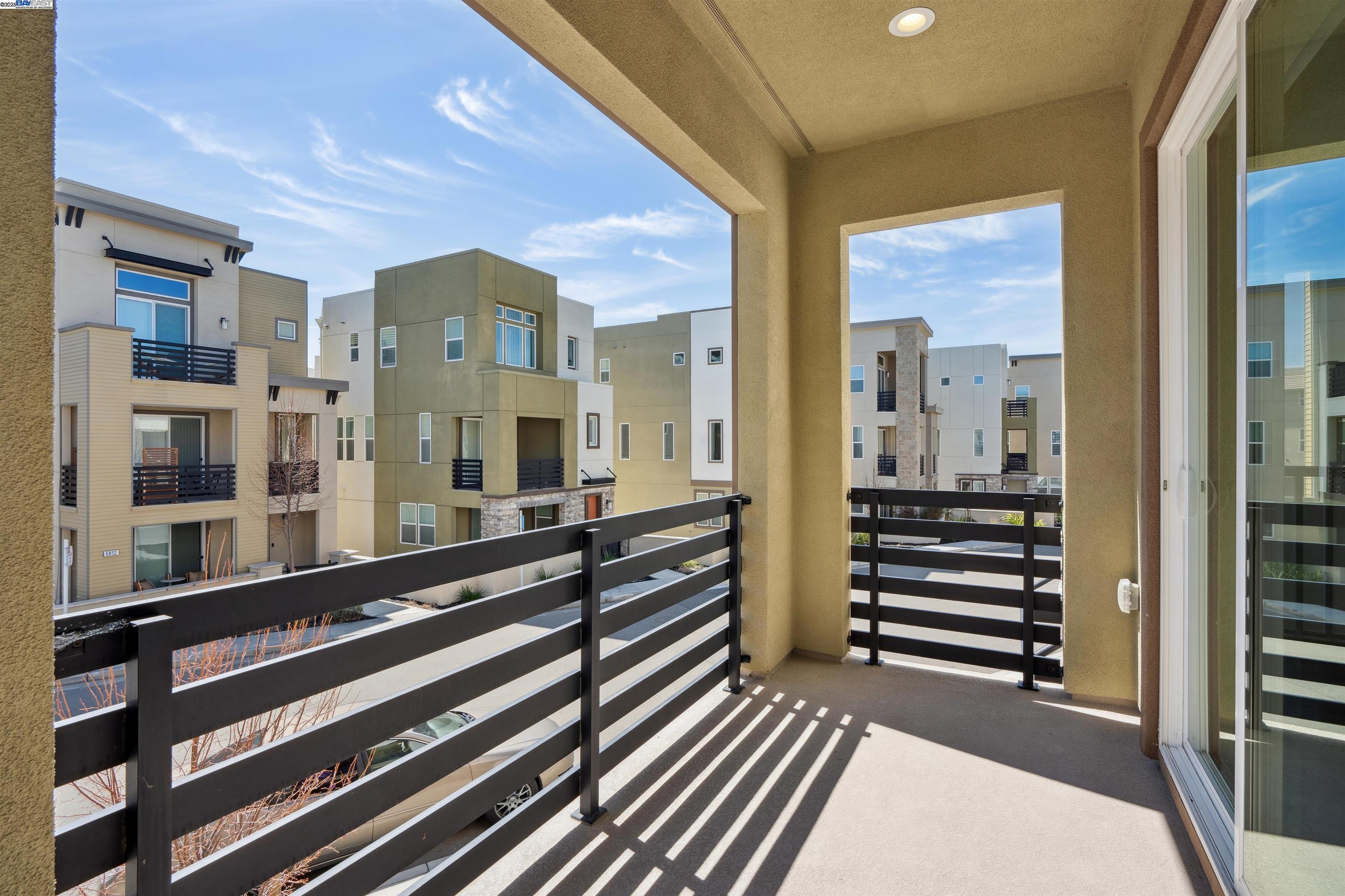 Detail Gallery Image 14 of 57 For 5813 Huntley Ave, Dublin,  CA 94568 - 4 Beds | 3/1 Baths