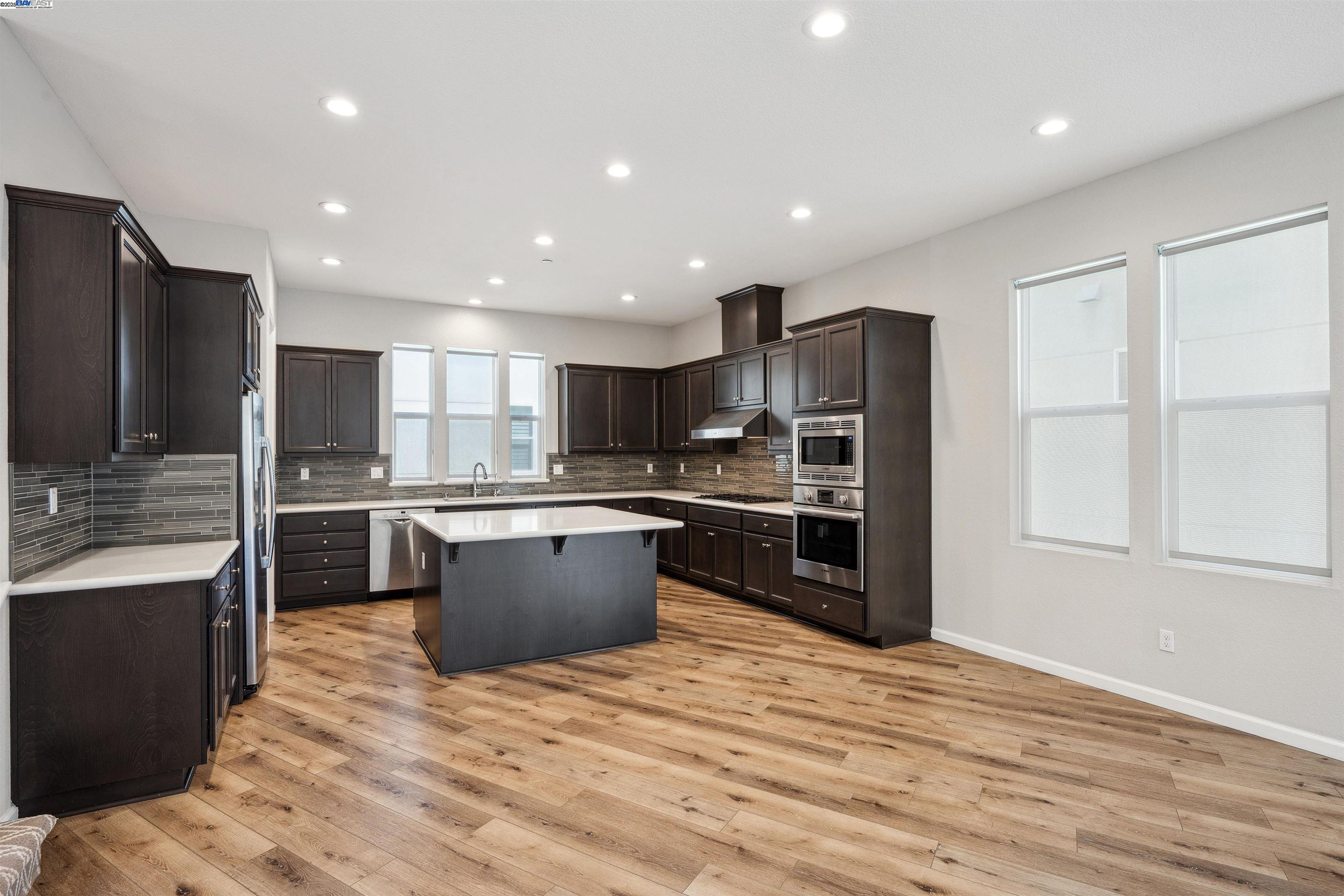 Detail Gallery Image 16 of 57 For 5813 Huntley Ave, Dublin,  CA 94568 - 4 Beds | 3/1 Baths