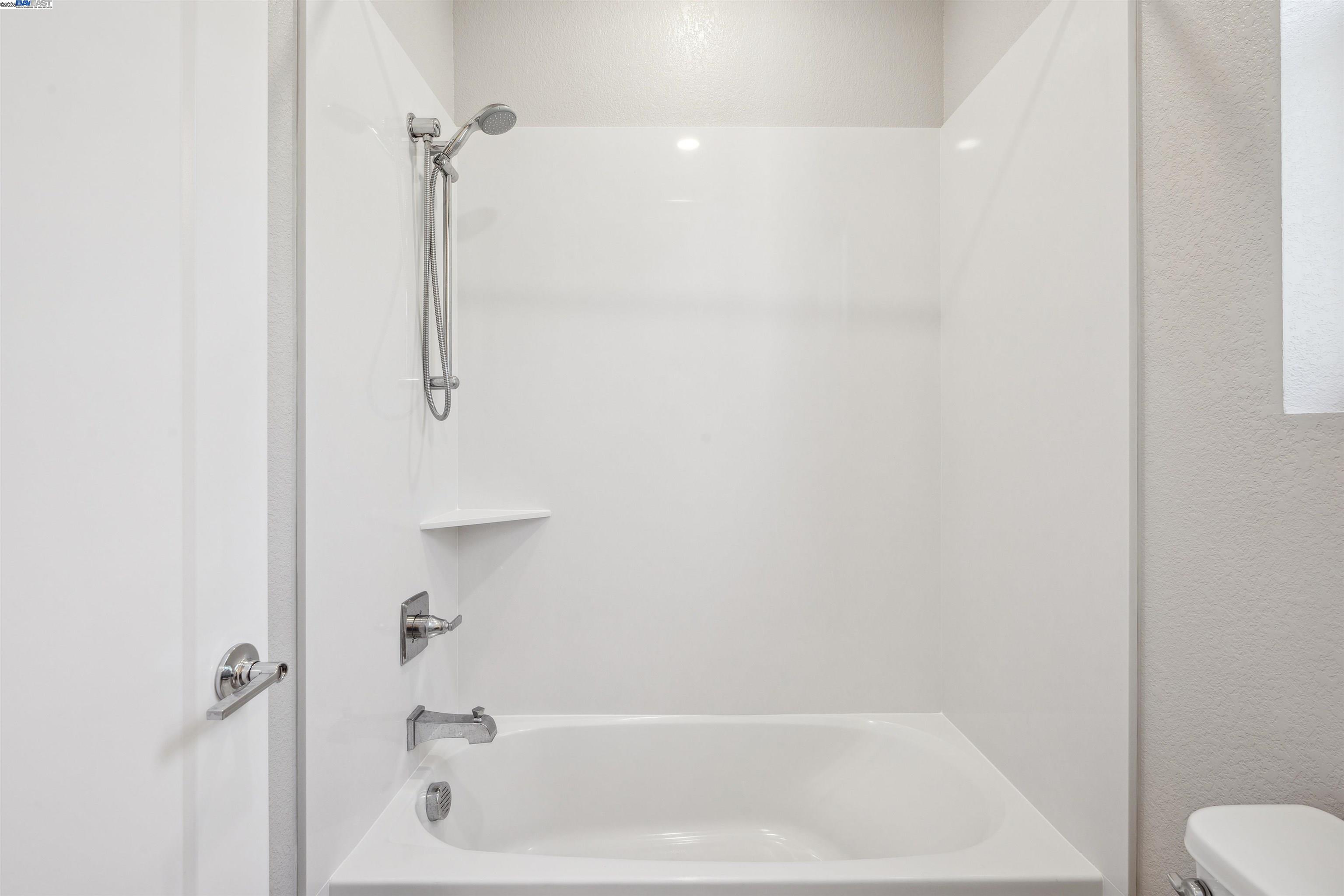 Detail Gallery Image 32 of 57 For 5813 Huntley Ave, Dublin,  CA 94568 - 4 Beds | 3/1 Baths