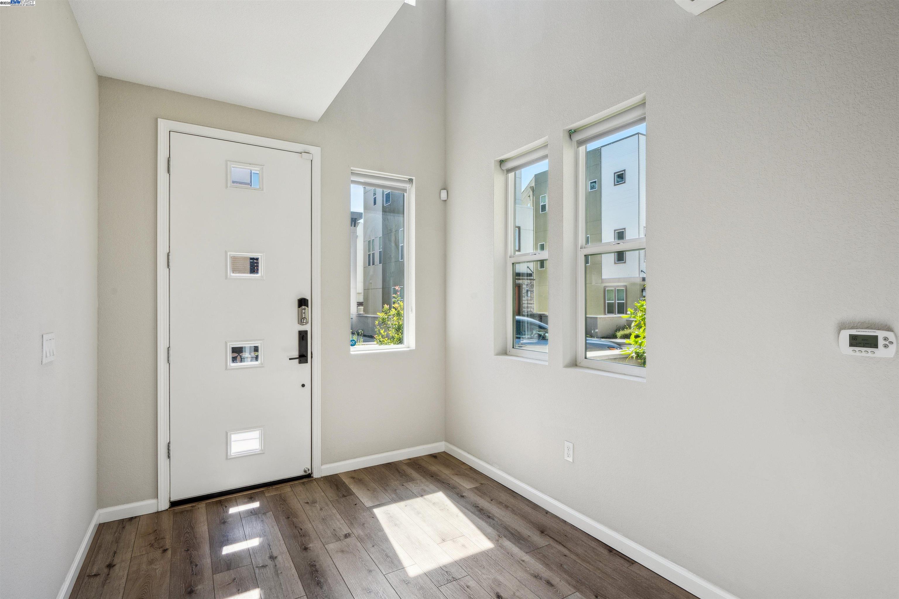 Detail Gallery Image 5 of 57 For 5813 Huntley Ave, Dublin,  CA 94568 - 4 Beds | 3/1 Baths