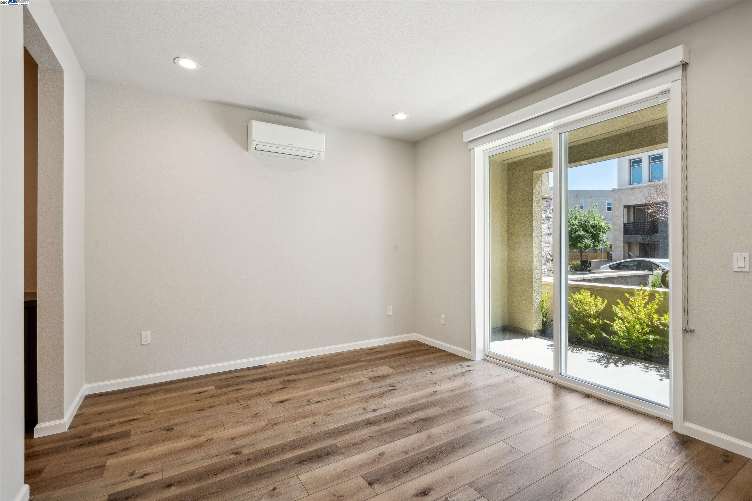 Detail Gallery Image 6 of 57 For 5813 Huntley Ave, Dublin,  CA 94568 - 4 Beds | 3/1 Baths