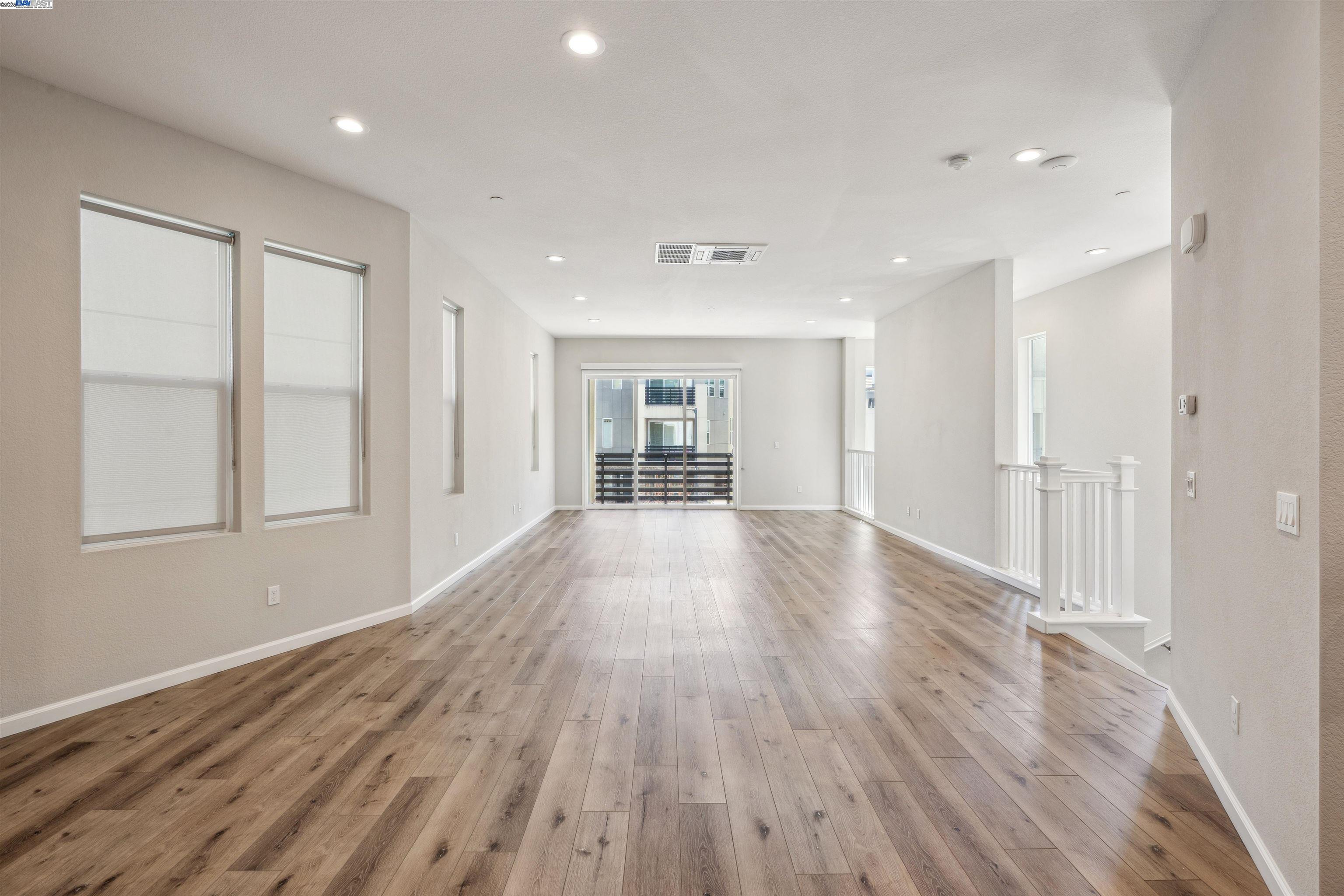 Detail Gallery Image 9 of 57 For 5813 Huntley Ave, Dublin,  CA 94568 - 4 Beds | 3/1 Baths