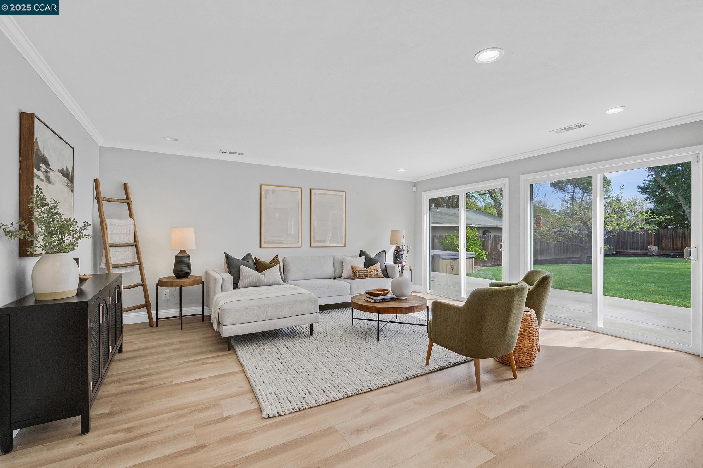 property-img